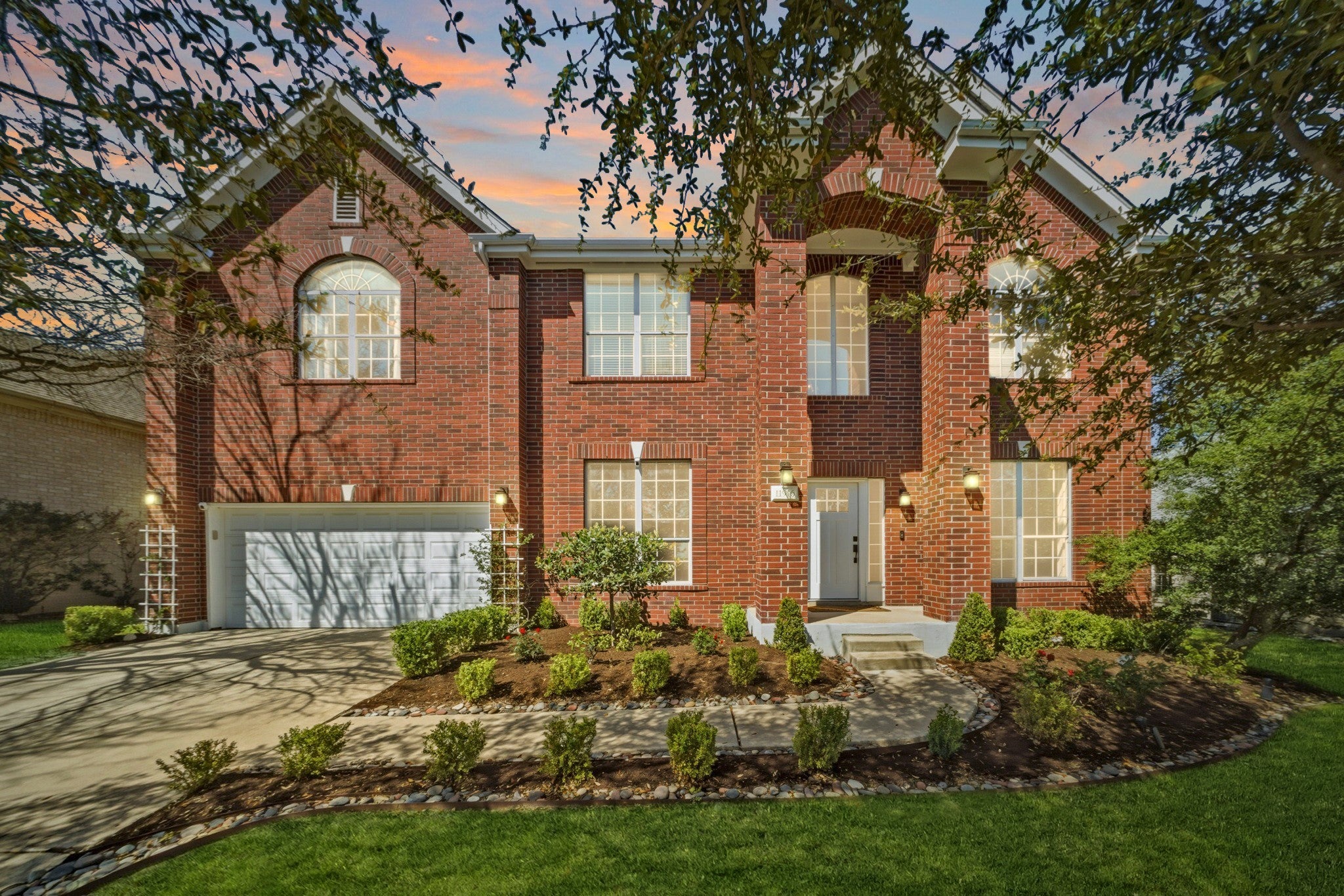 Photo of Listing #9666272