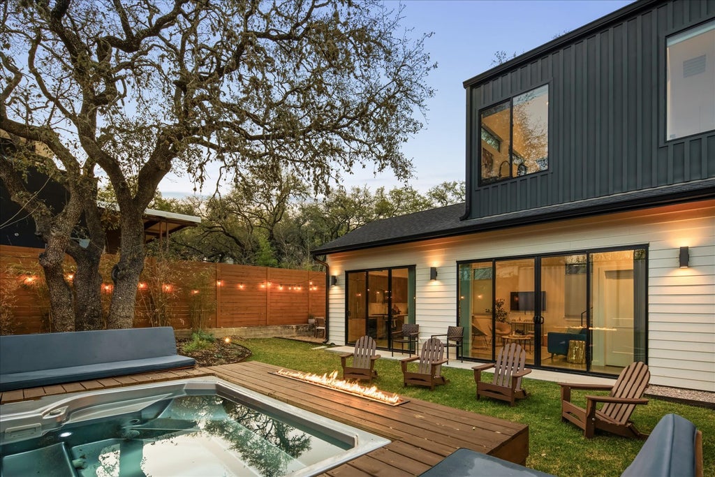 2214 S 3rd Street B, Austin