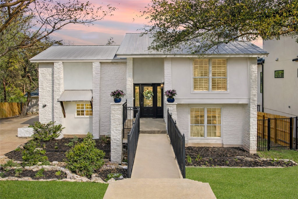 3627 Peregrine Falcon Drive, Austin