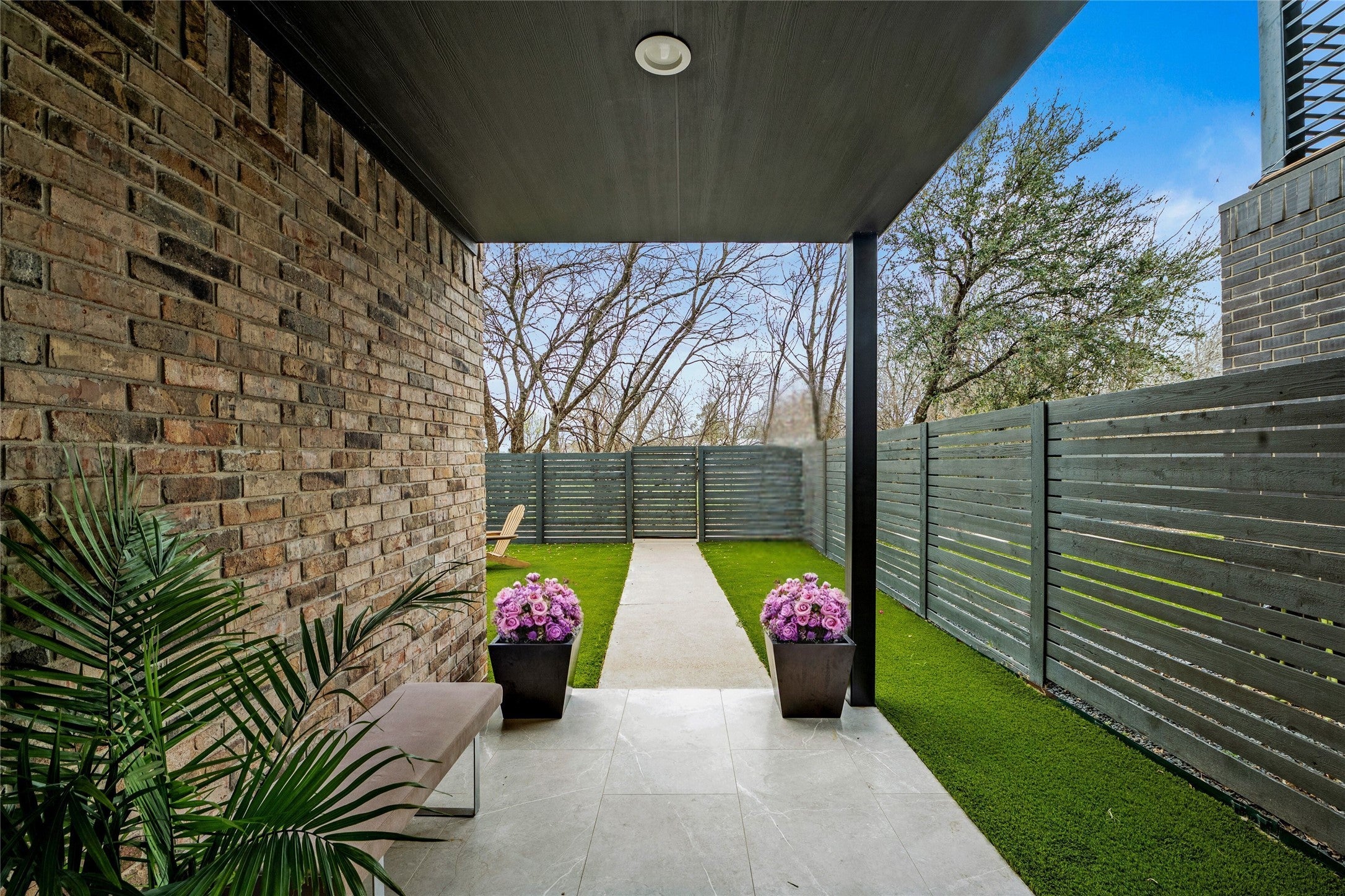 Photo of Listing #9135537