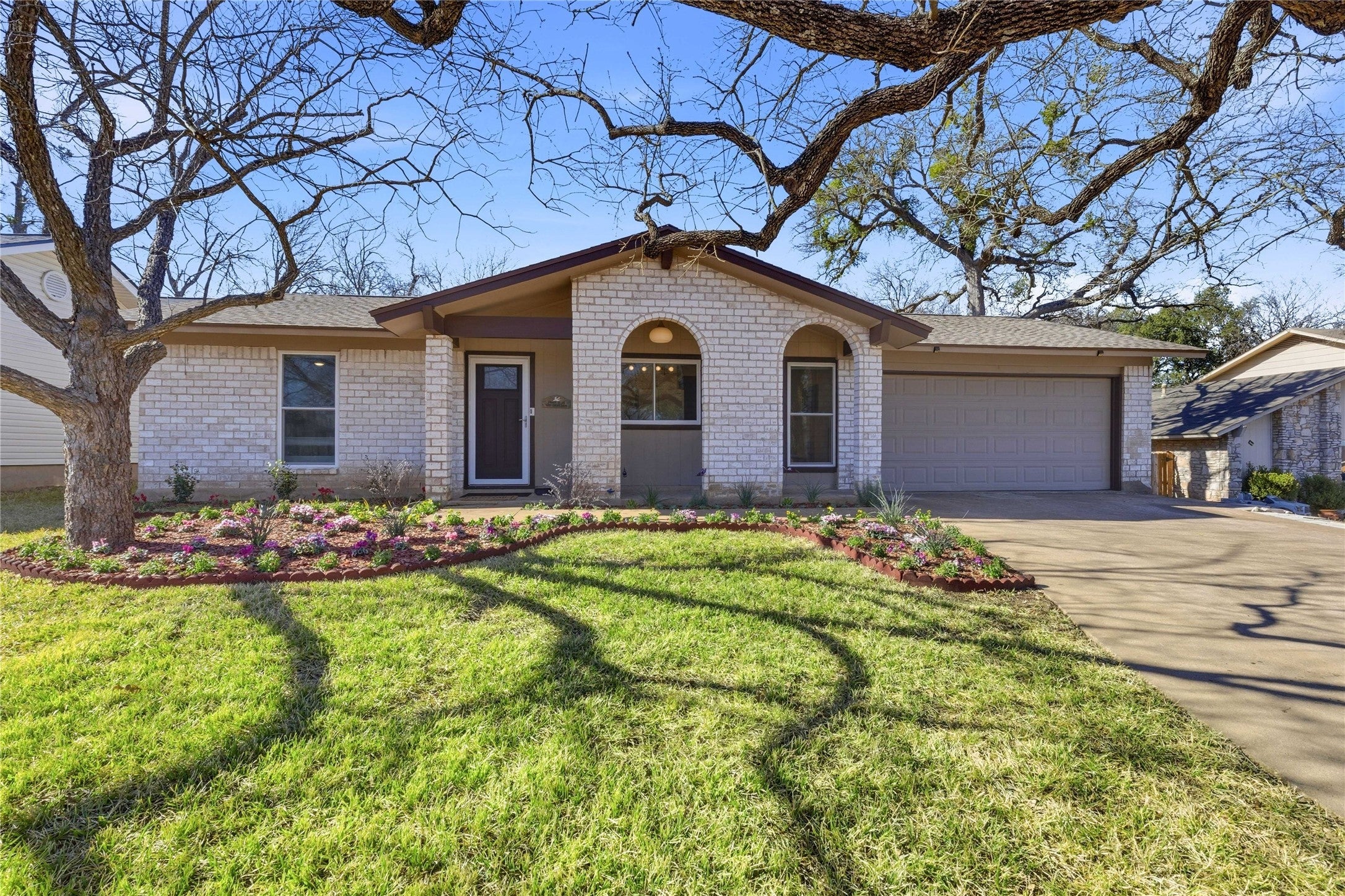 Photo of Listing #1687291