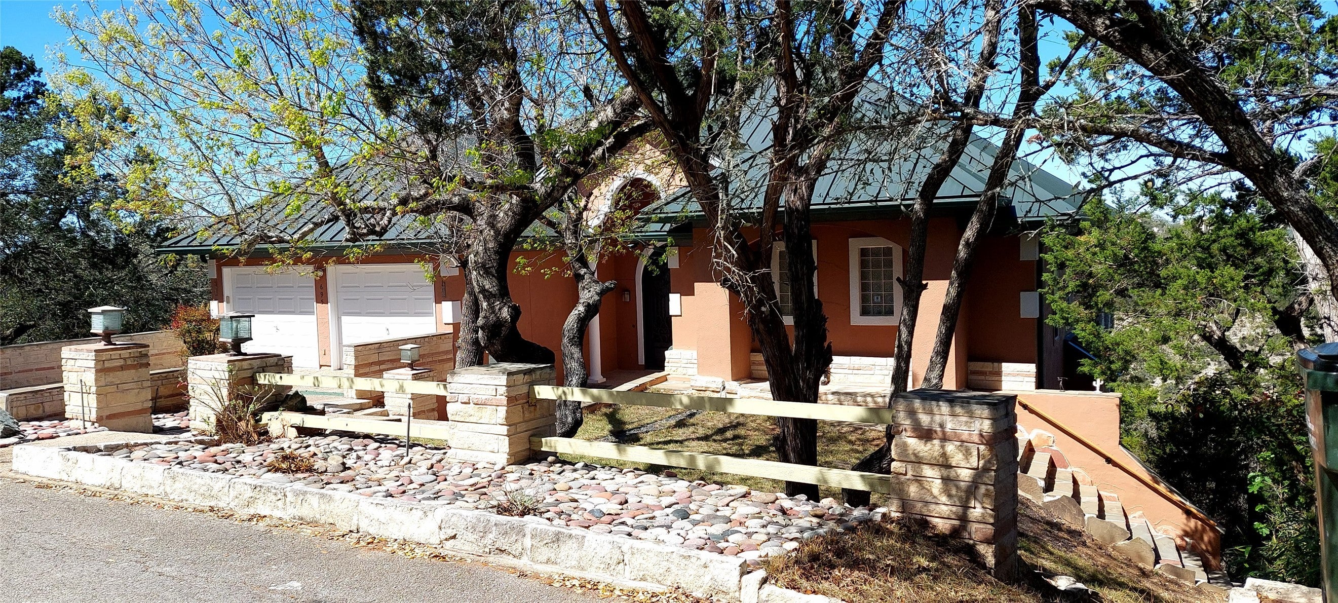 Photo of Listing #2344404