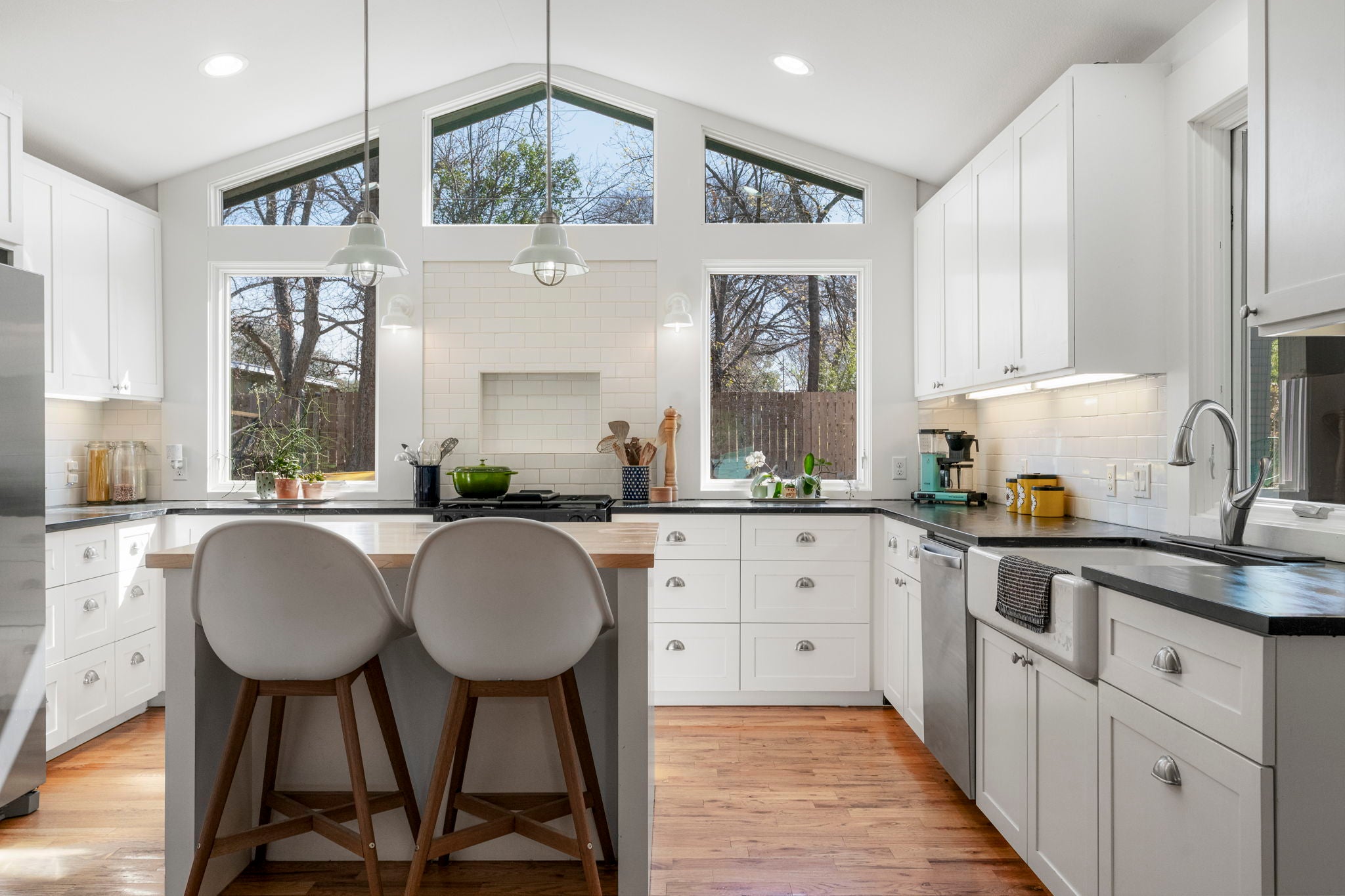 Photo of Listing #3355780