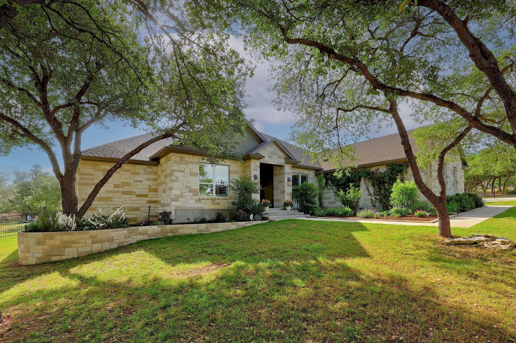 Photo of Listing #1904883