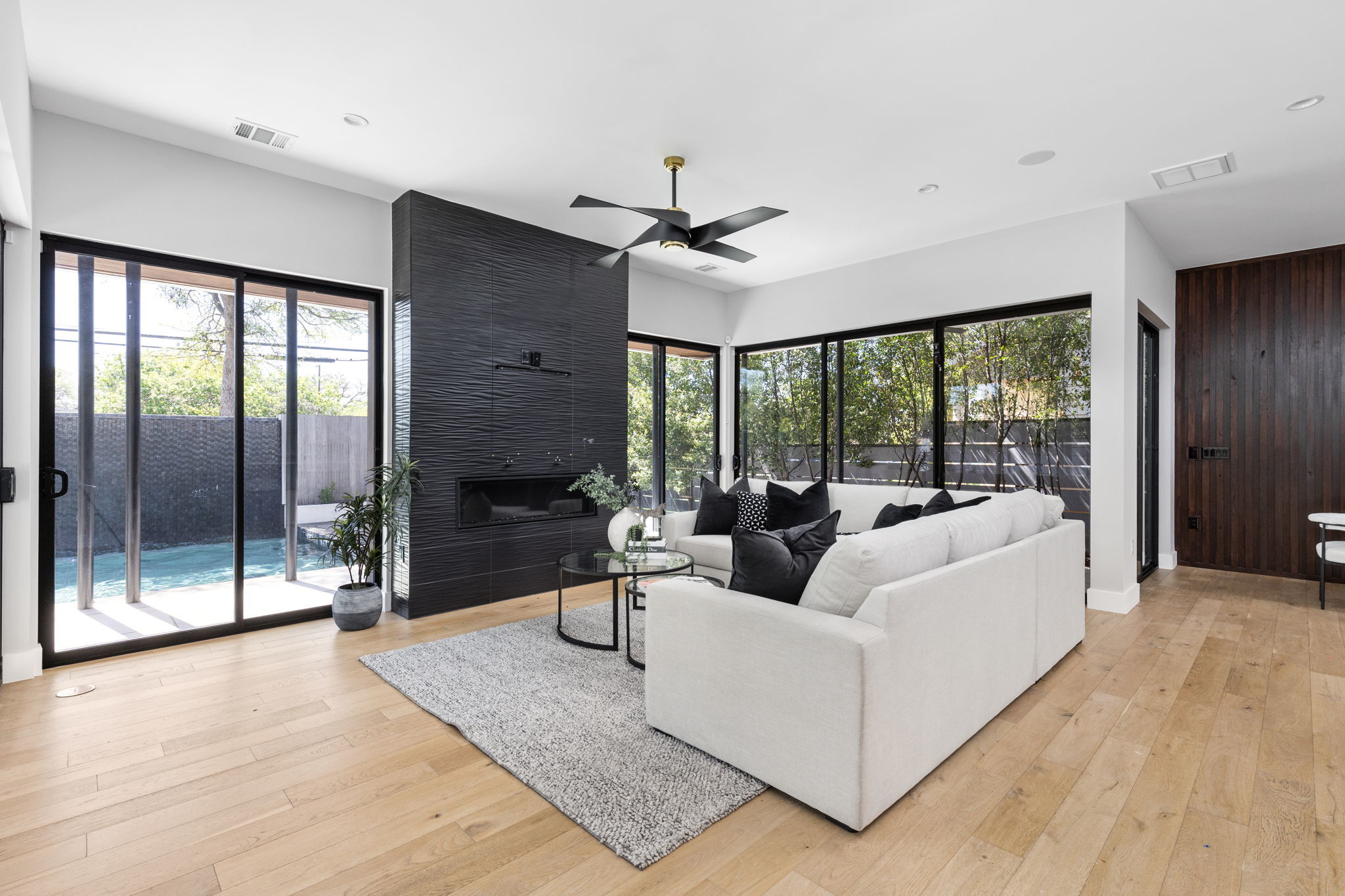 Photo of Listing #9023278