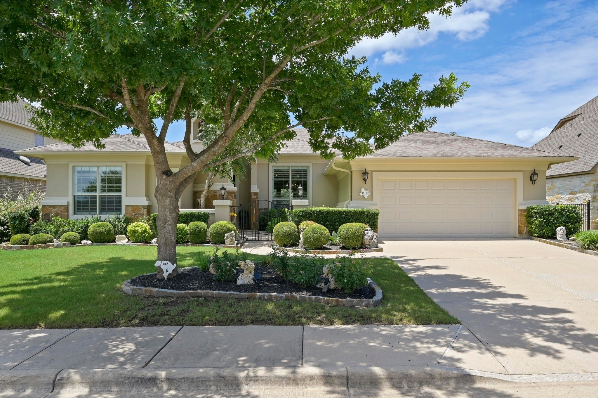 Photo of Listing #1675940