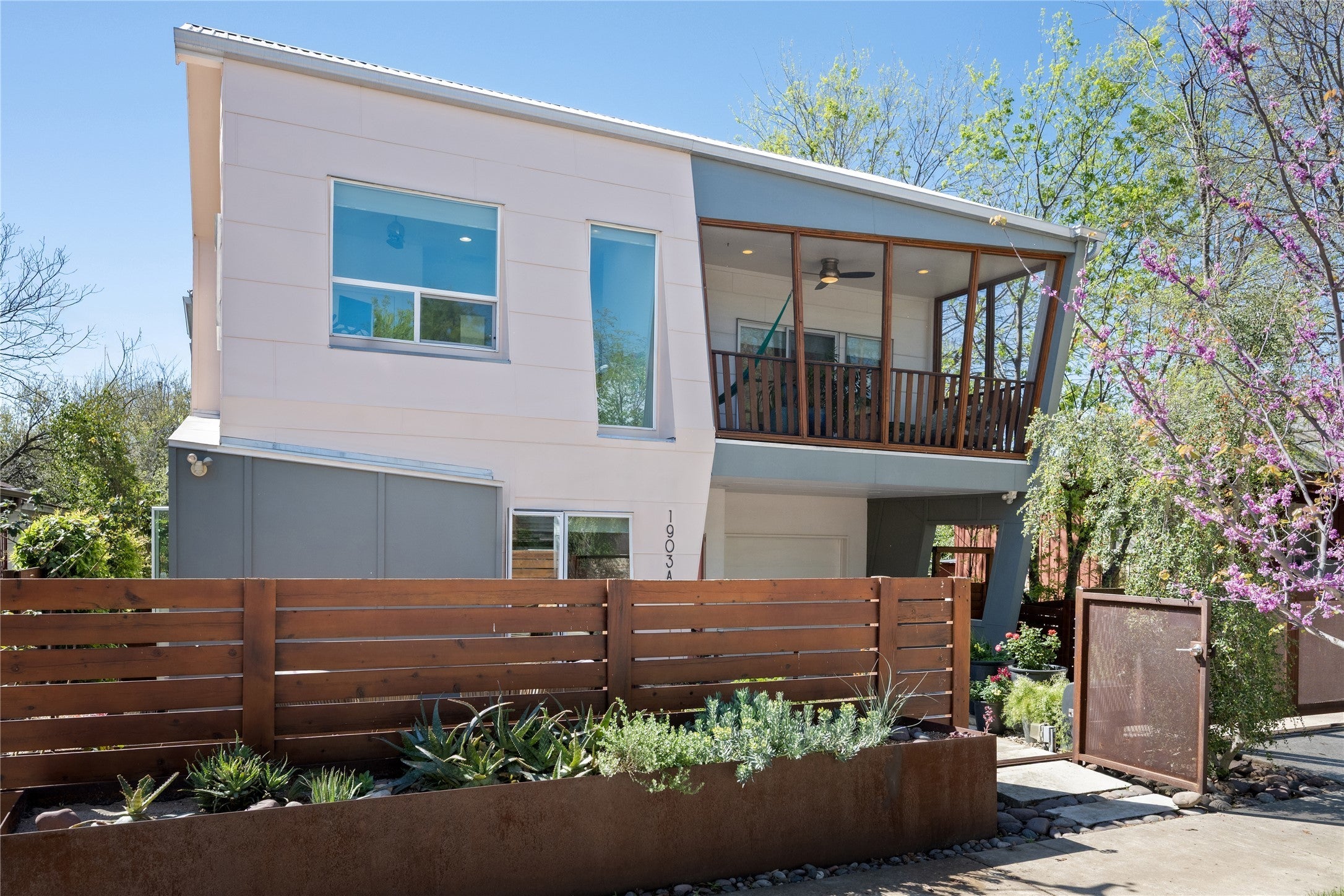 Photo of Listing #2466489