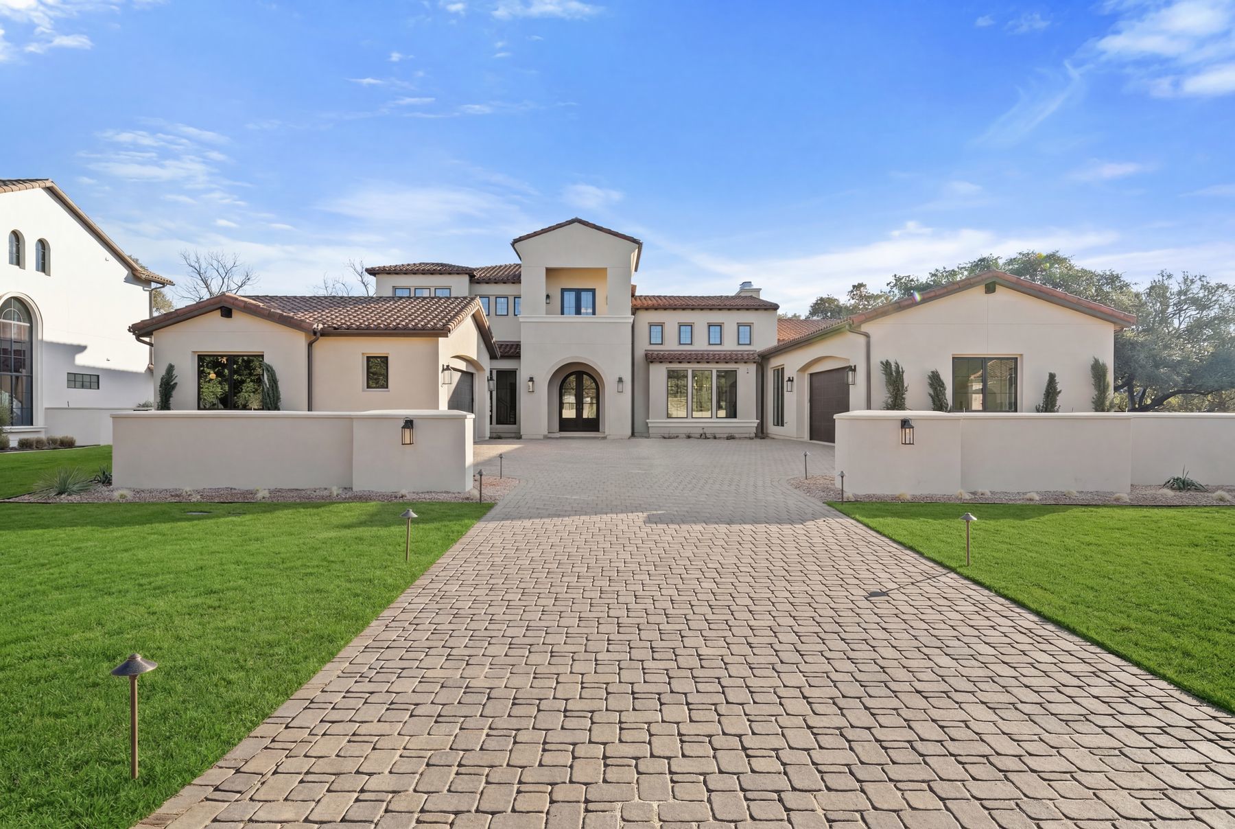 Photo of Listing #3777736