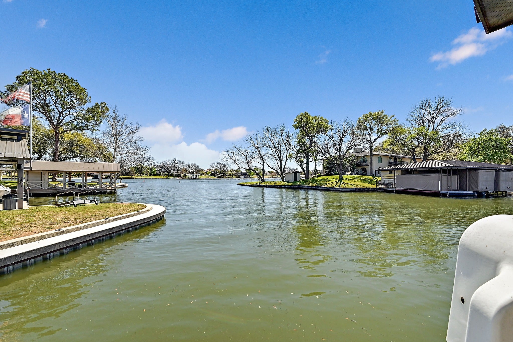 Photo of Listing #1924445