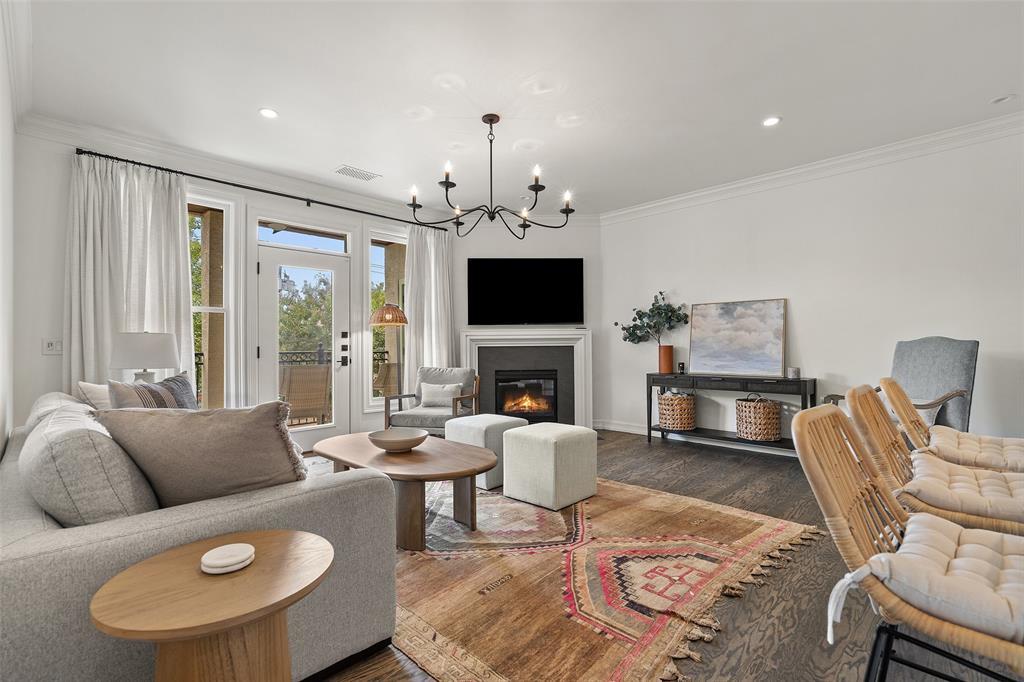 Photo of Listing #2125597