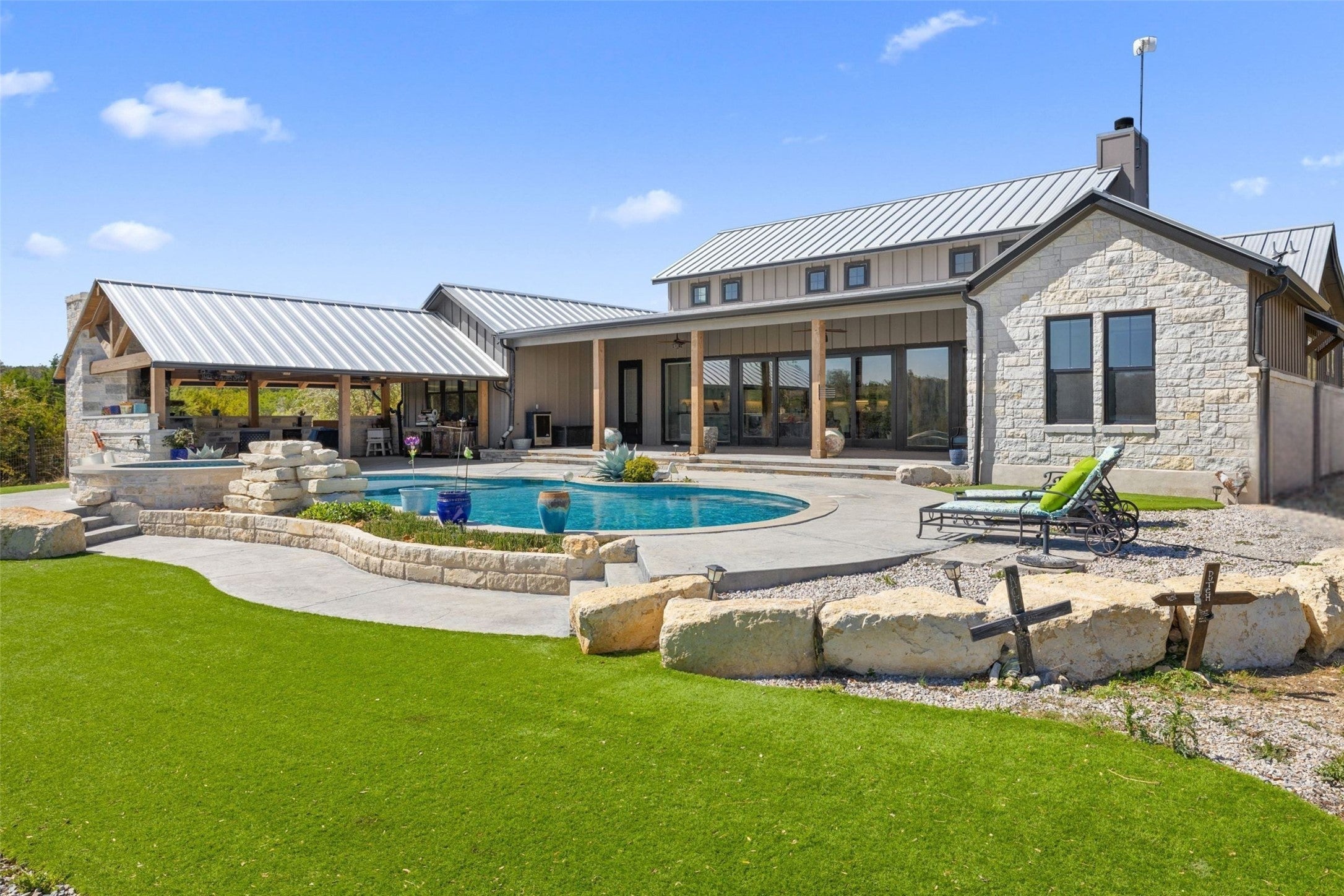 Photo of Listing #2559503