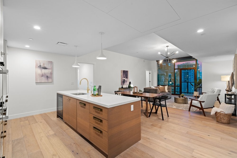 Photo of Listing #1390017