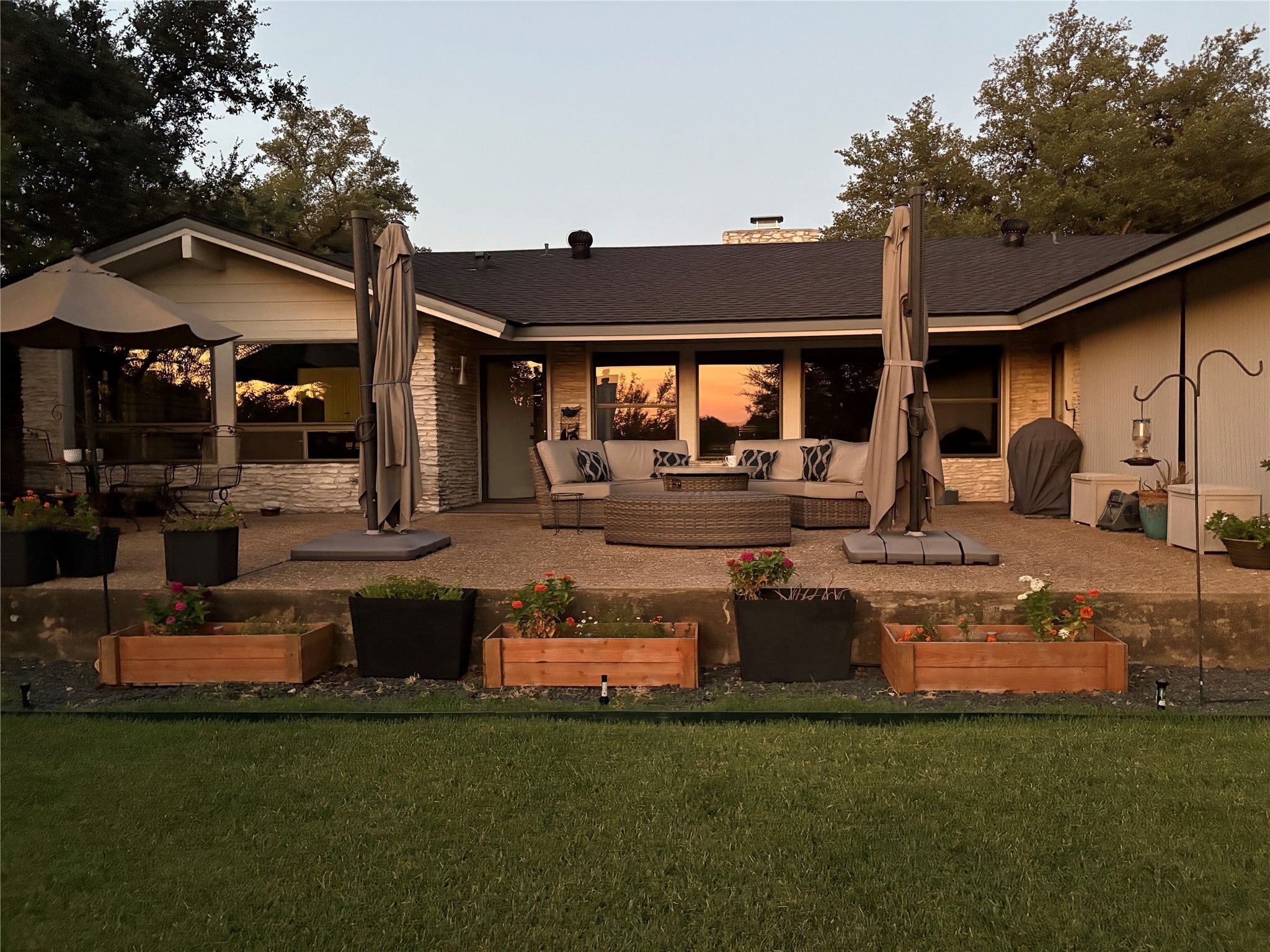 Photo of Listing #2296181