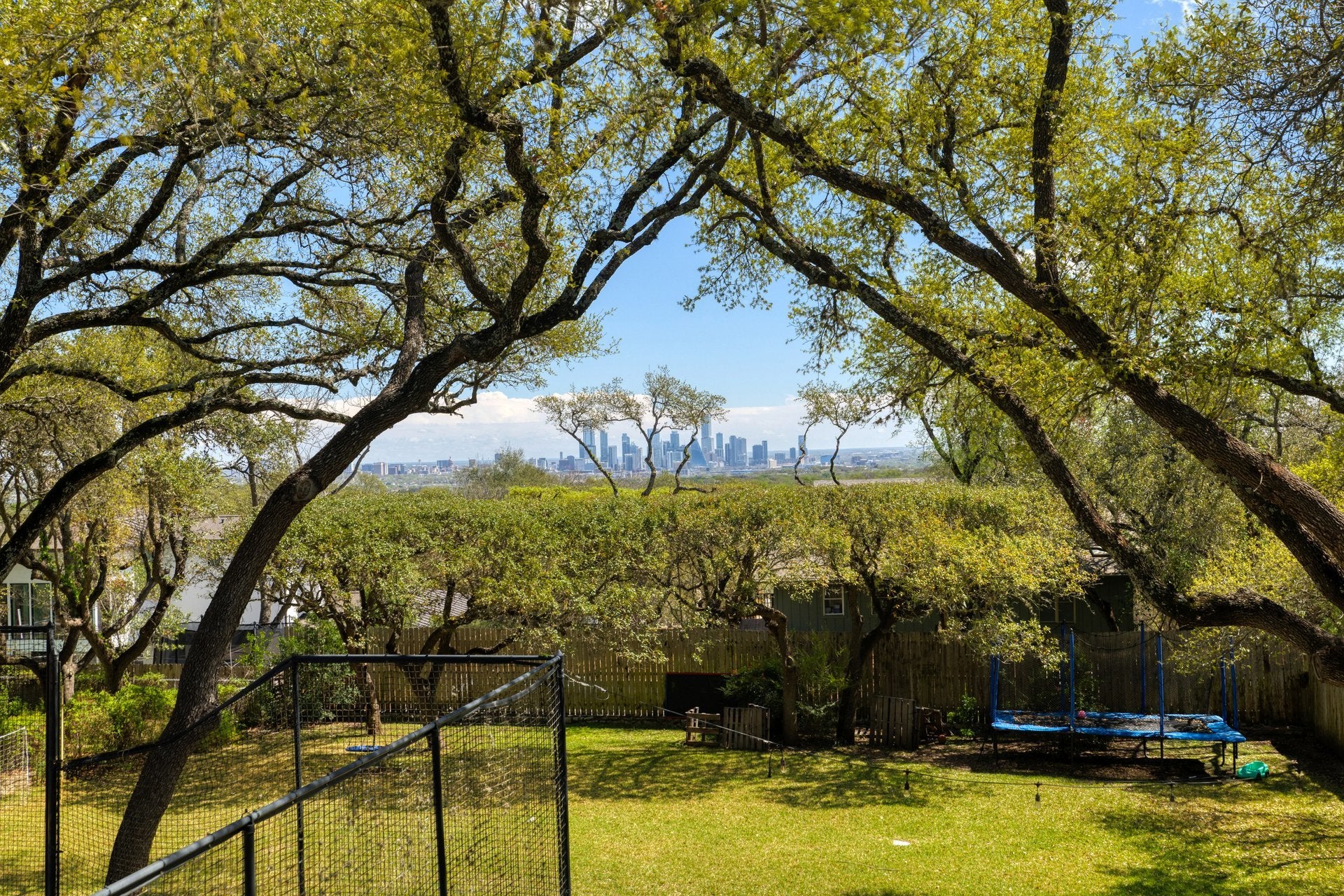 Photo of Listing #6305245