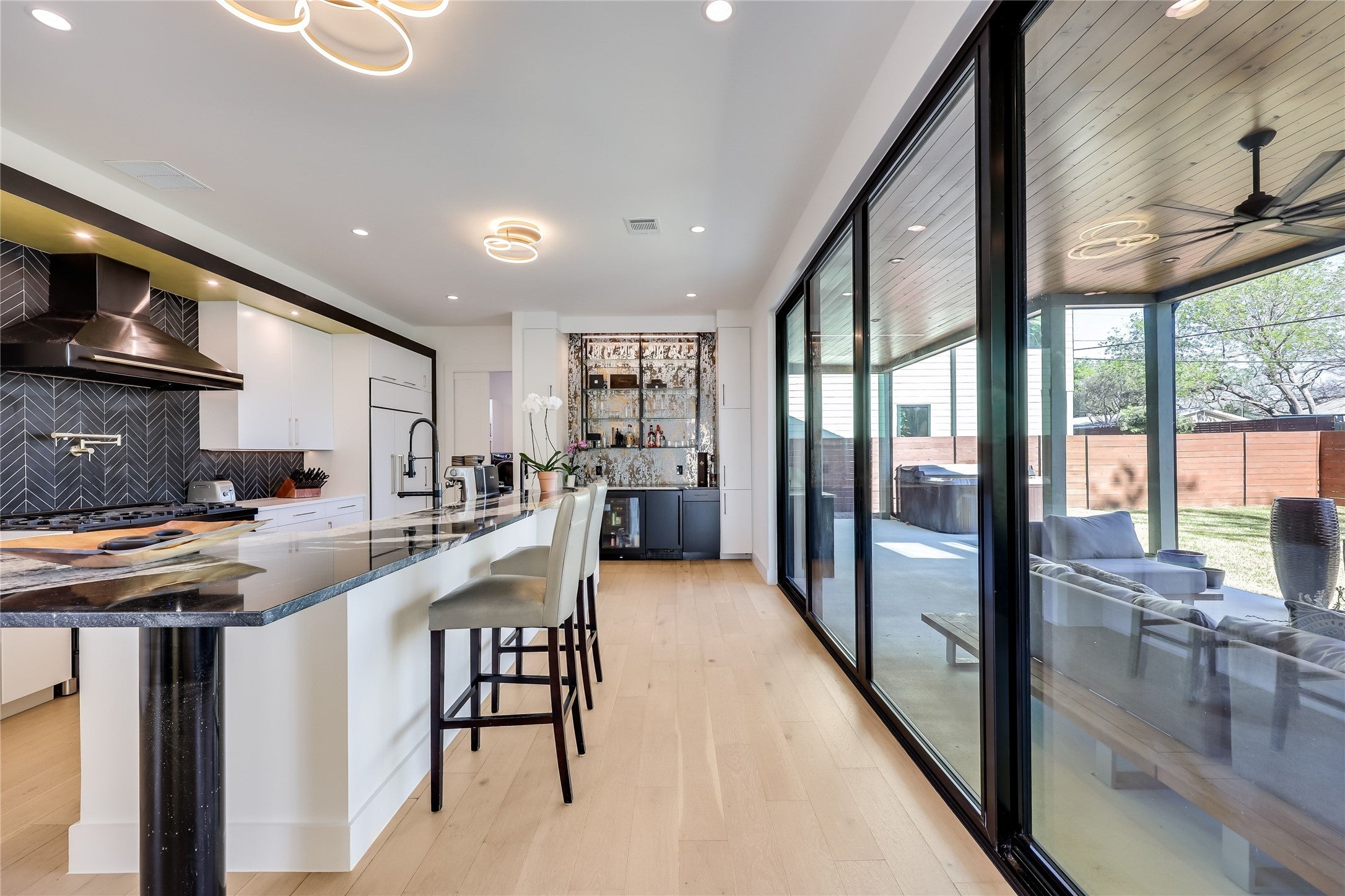 Photo of Listing #2534718