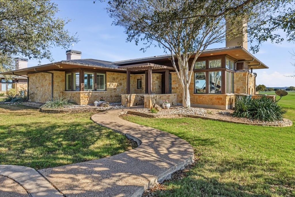2001 Kahala Sunset Drive, Spicewood