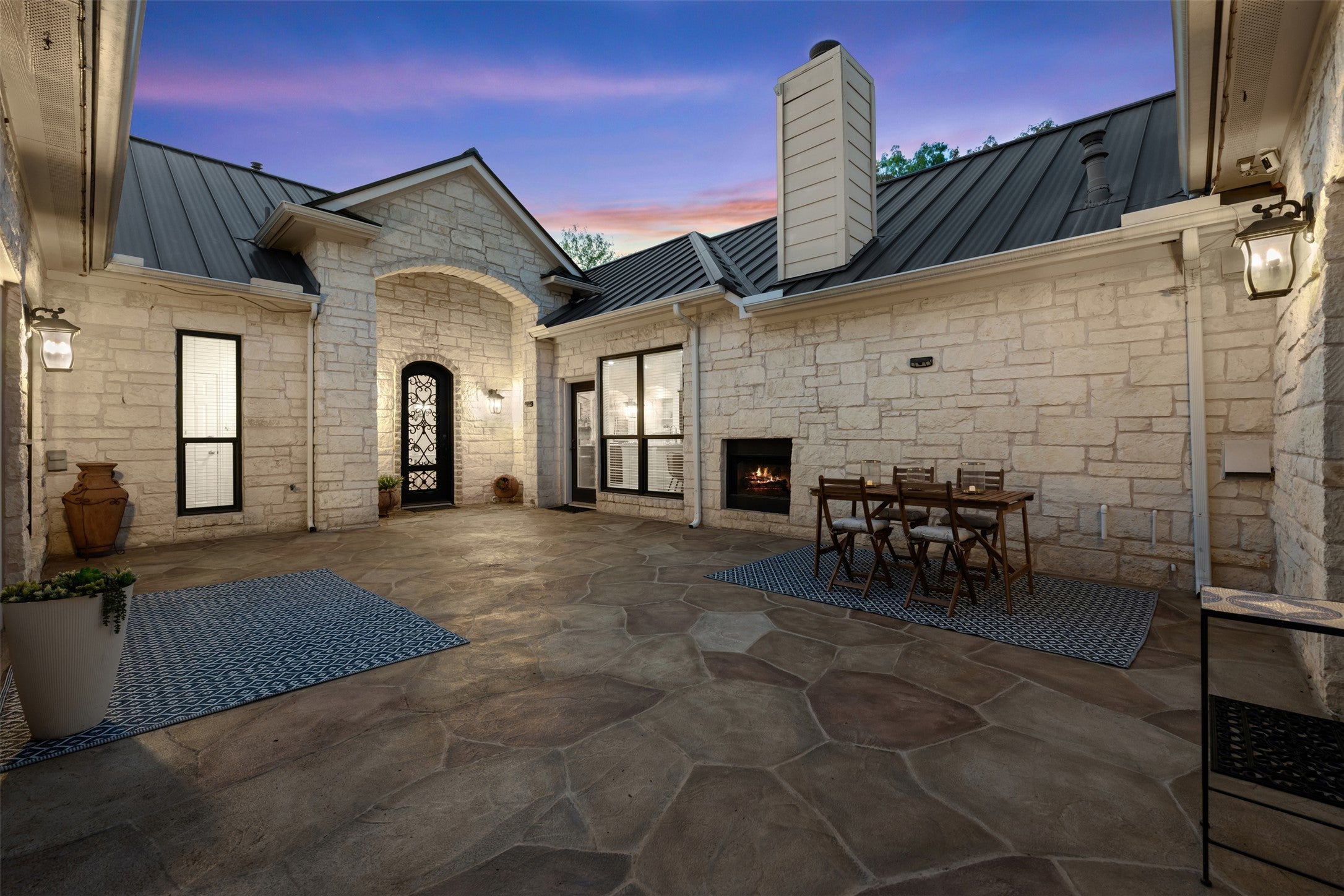 Photo of Listing #9898485