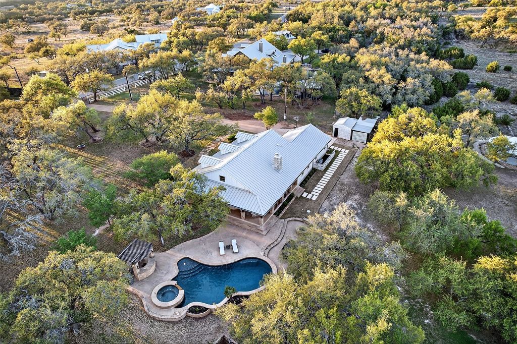 301 Medlin Creek Loop, Dripping Springs