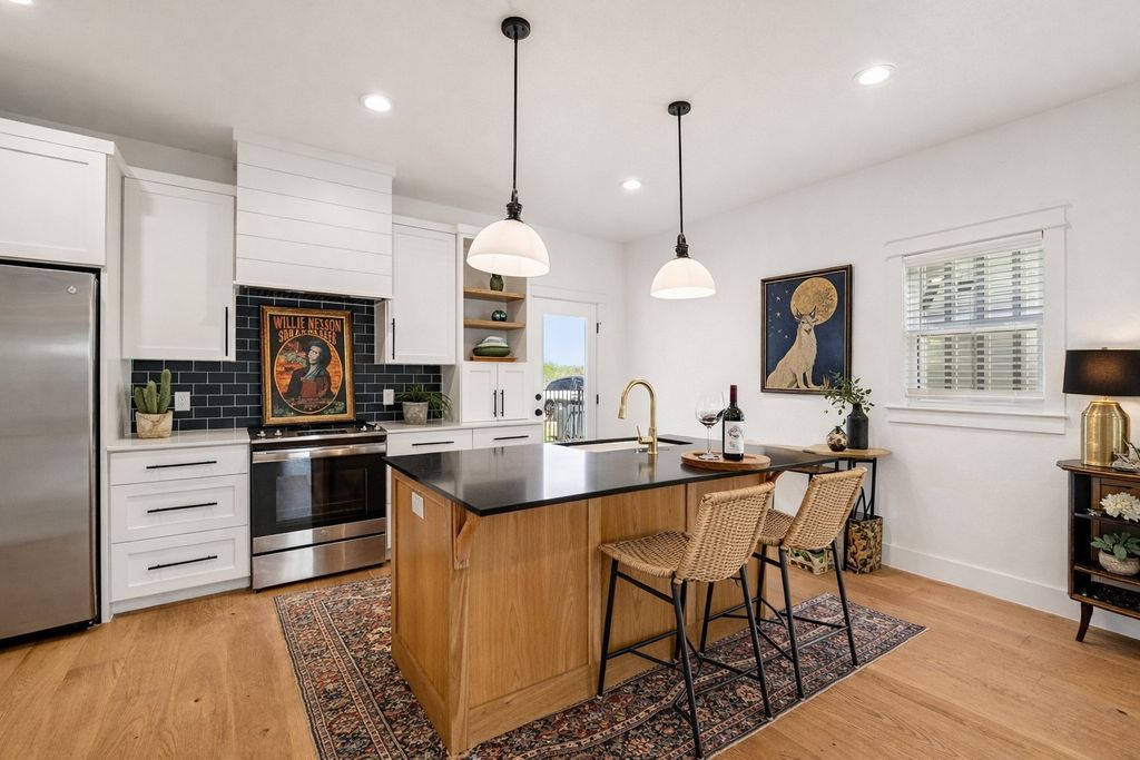 416 Stagecoach Trail, San Marcos