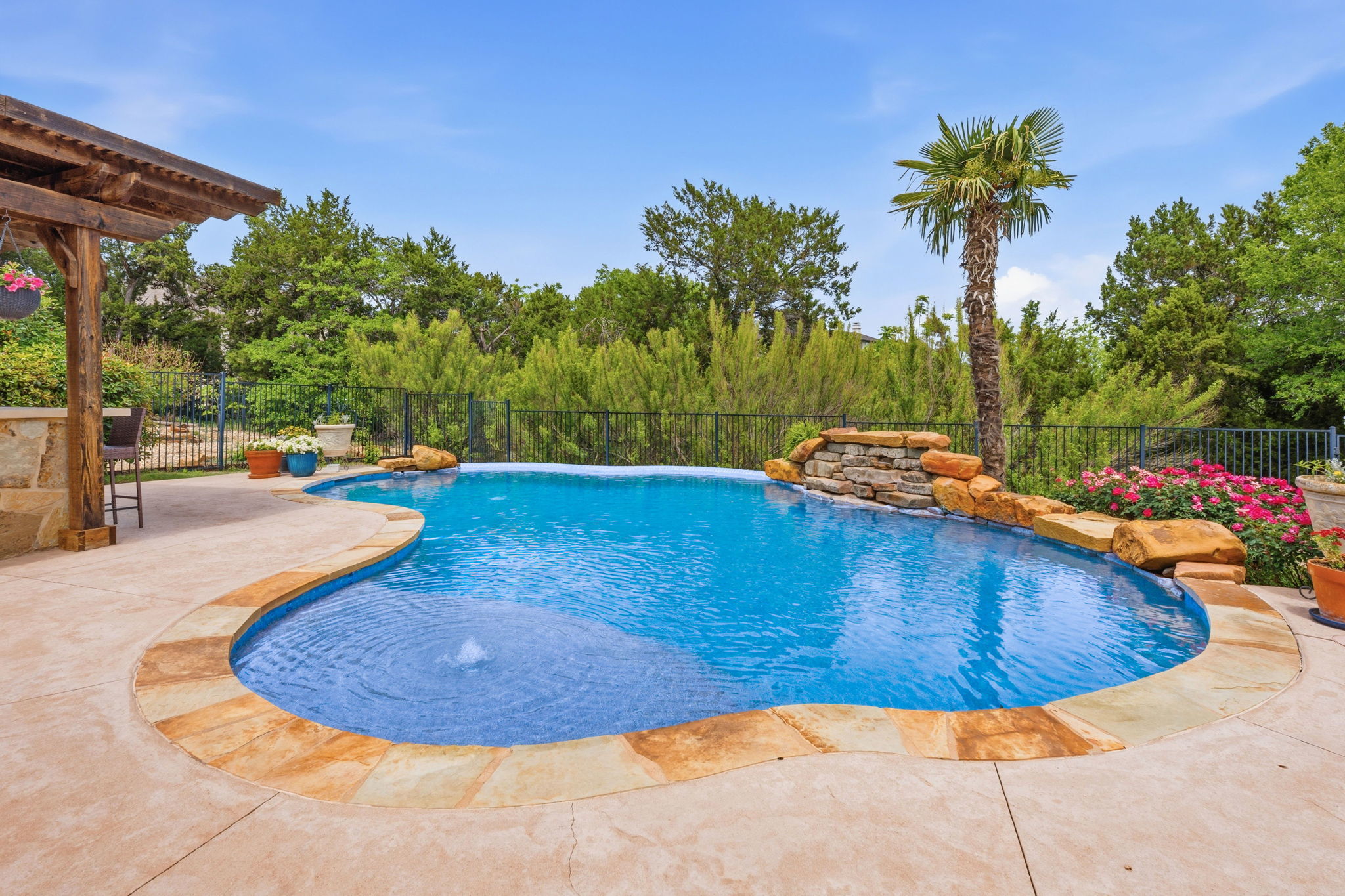 Photo of Listing #3286372