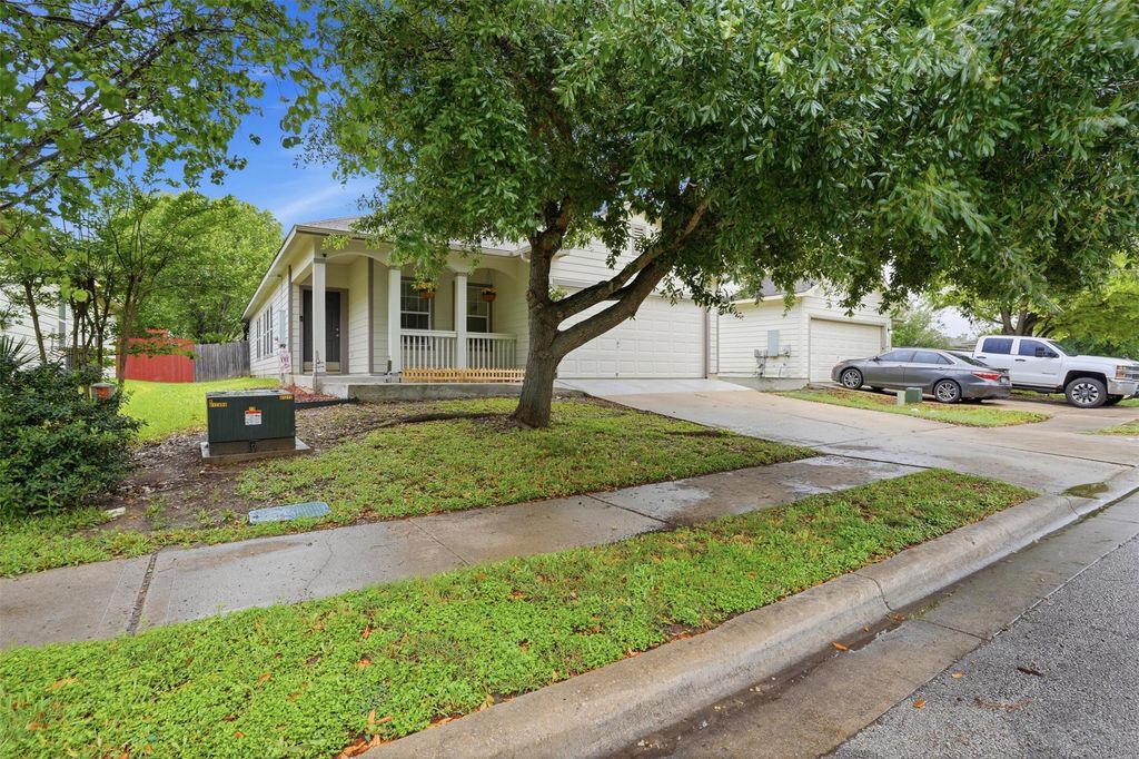 11606 Murchison Street, Manor