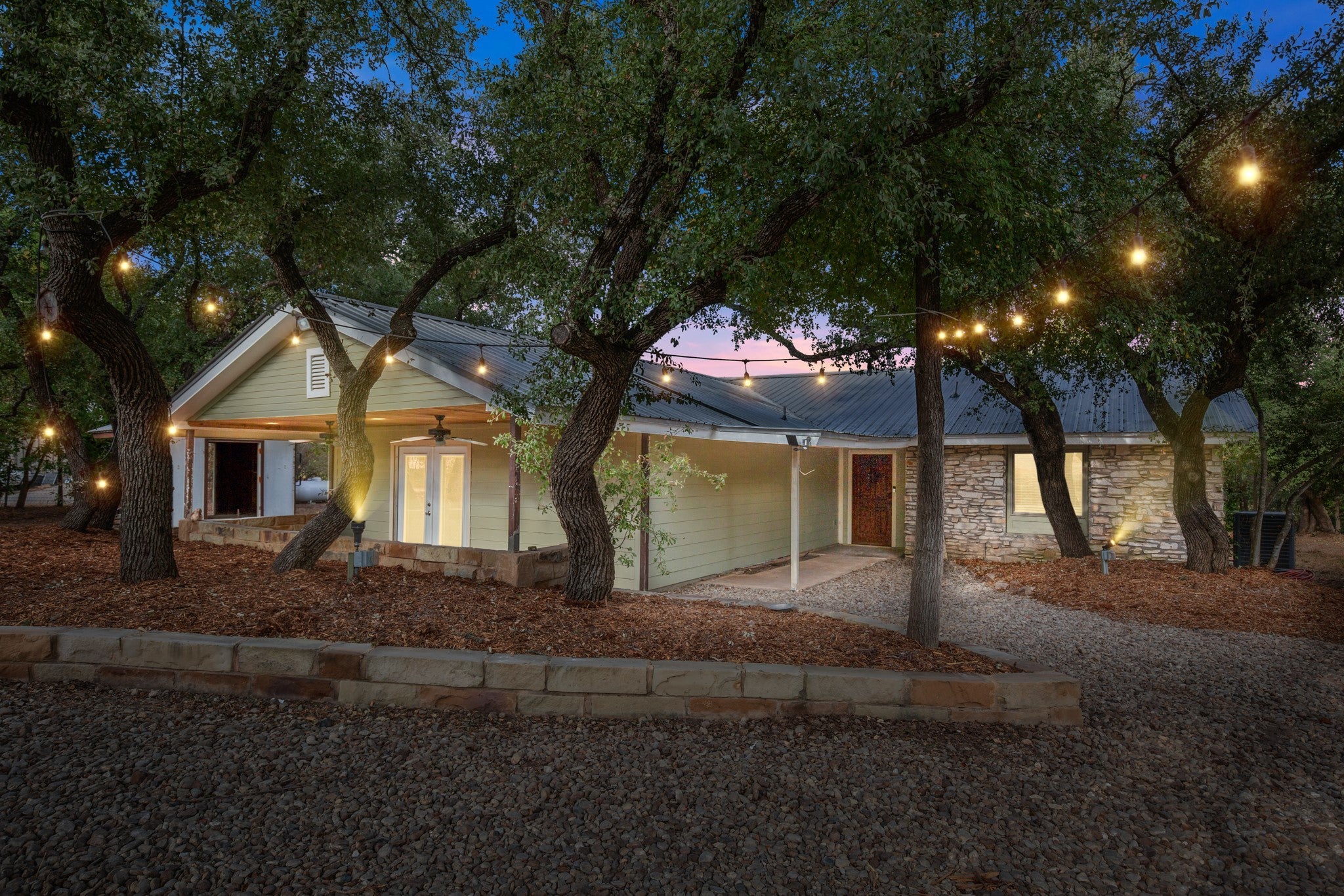 Photo of Listing #9418312