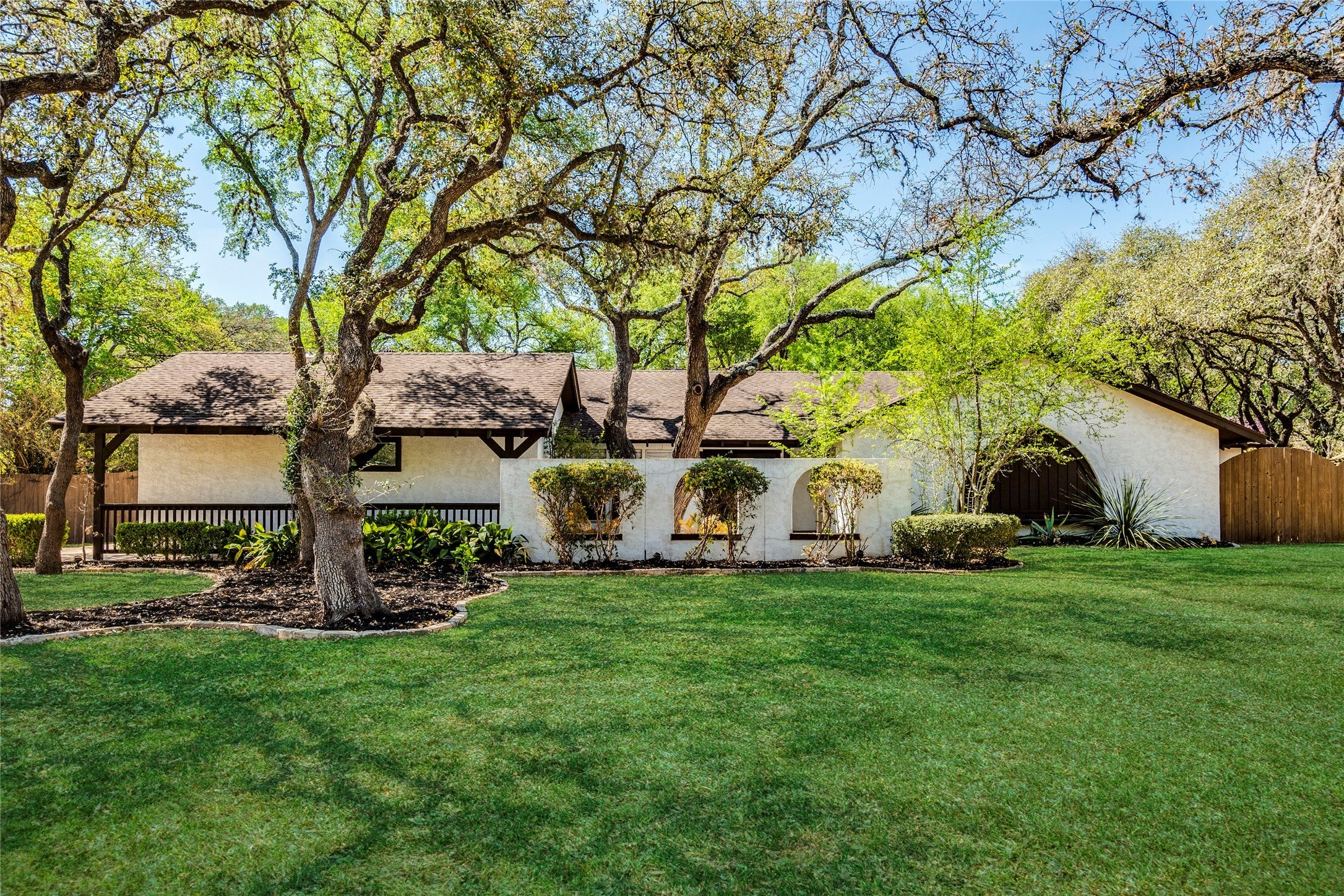 Photo of Listing #4352803