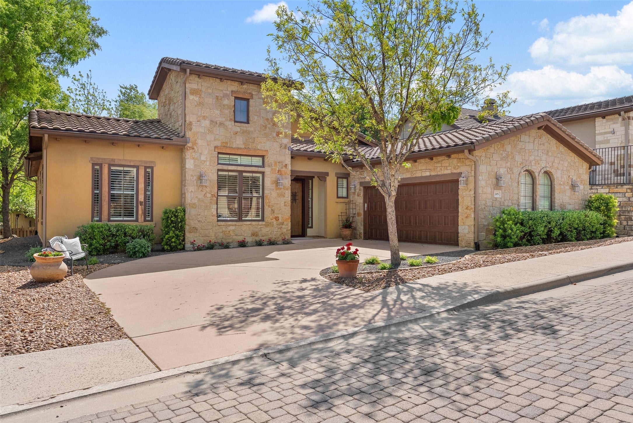 Photo of Listing #3607653