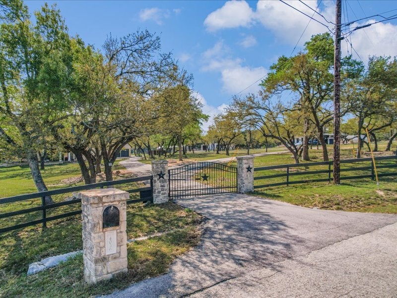 Photo of Listing #3976665