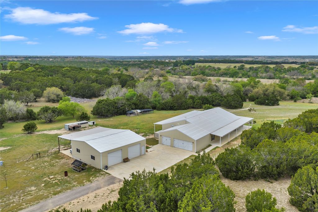 5020 County Road 252, Bertram