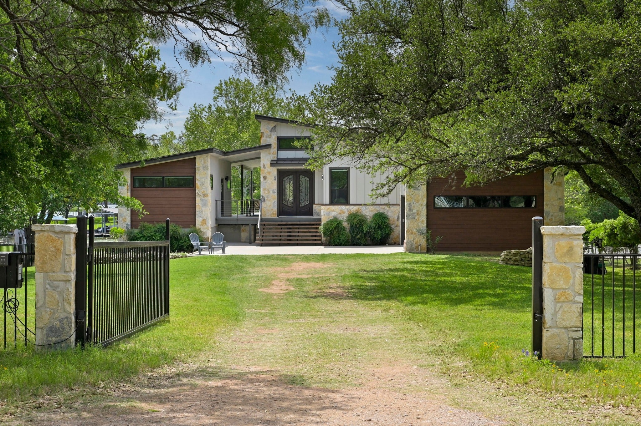 Photo of Listing #3040089