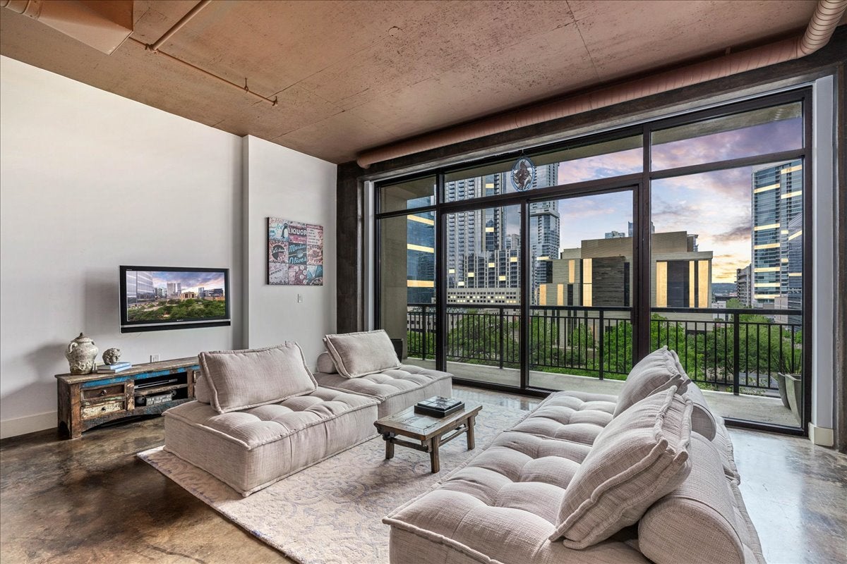 Photo of Listing #9036384