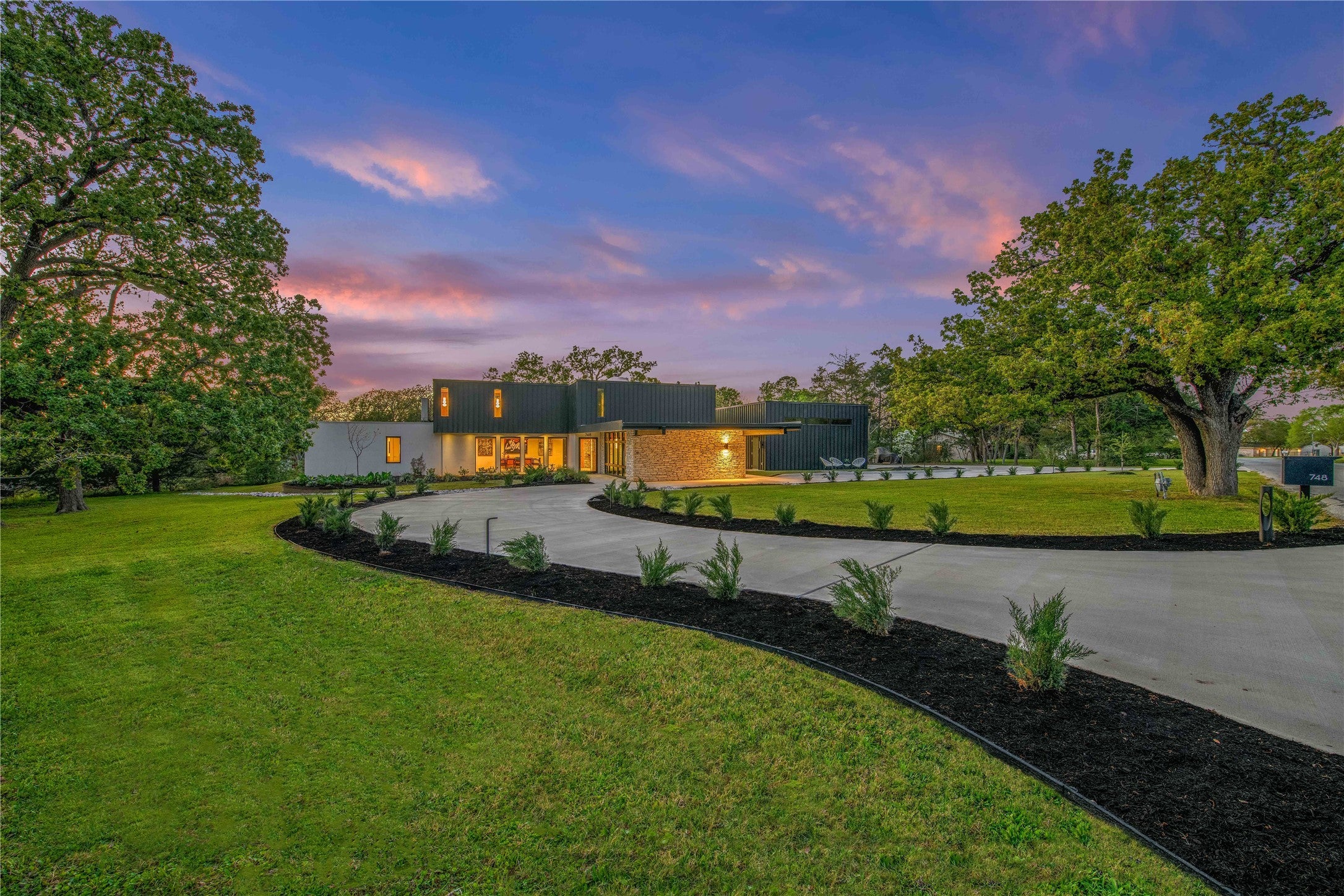 Photo of Listing #7710604