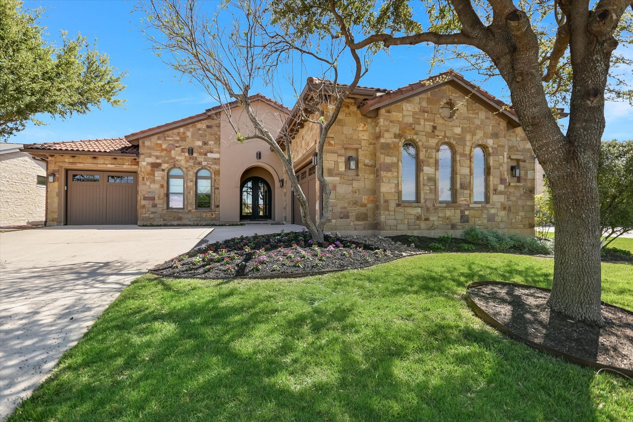 Photo of Listing #8474071