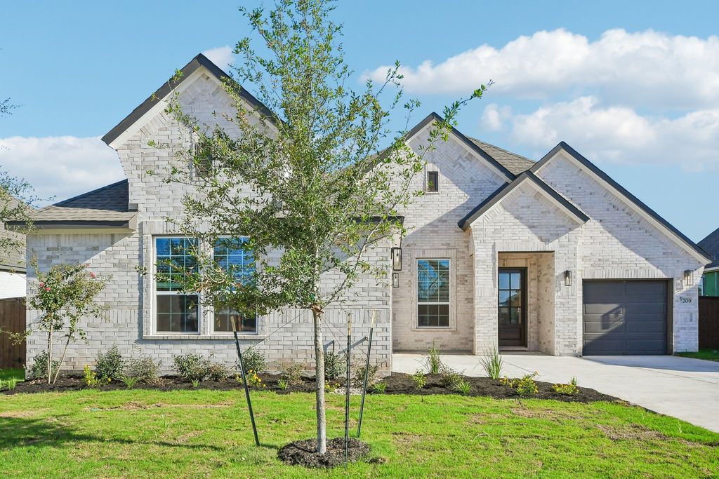 209 Firethorn Road, Marble Falls