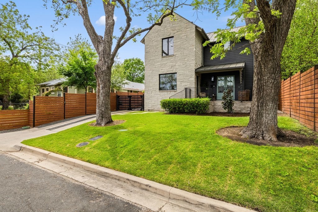 Photo of Listing #7930425