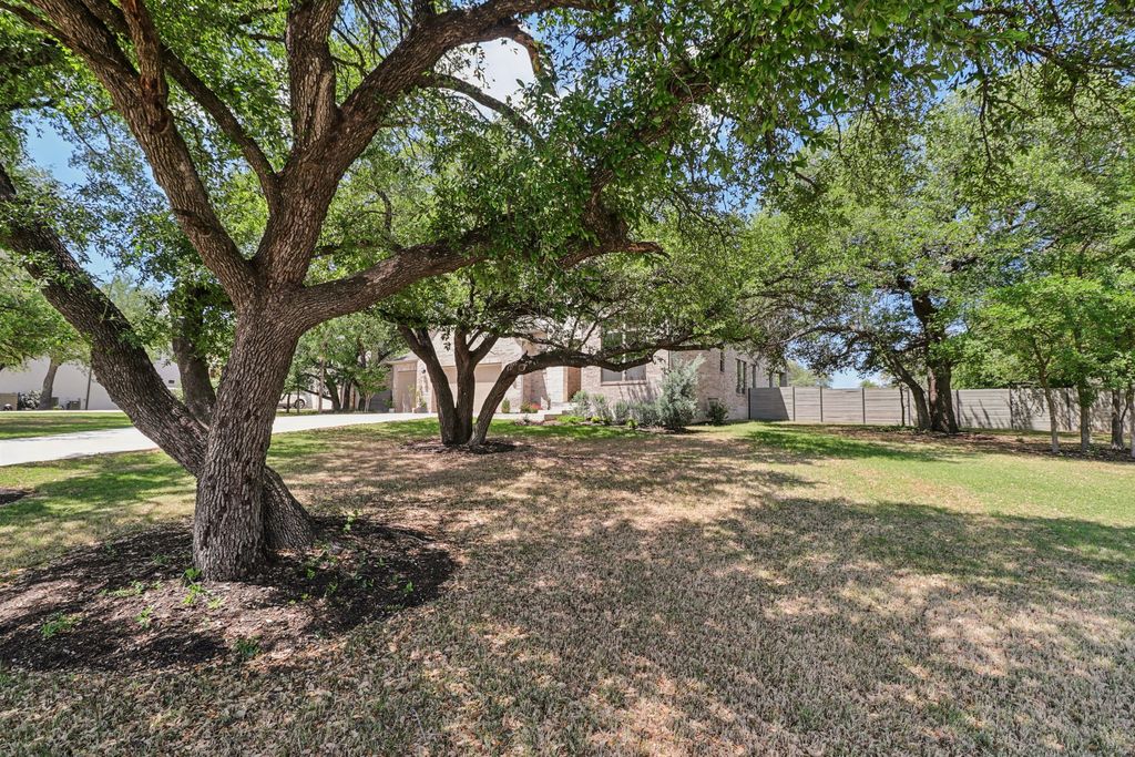 101 Wolf Ridge Road, Georgetown