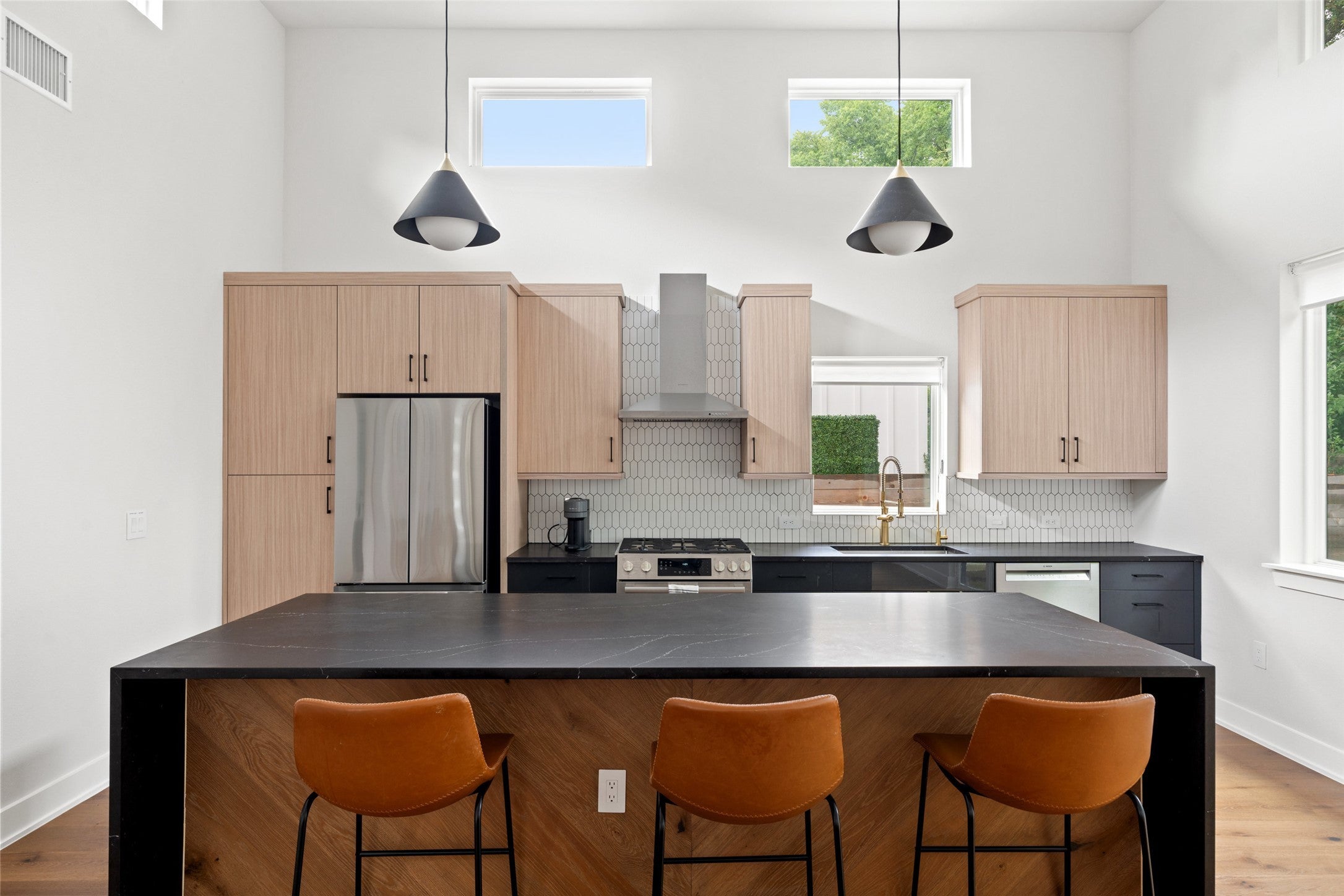 Photo of Listing #5409013