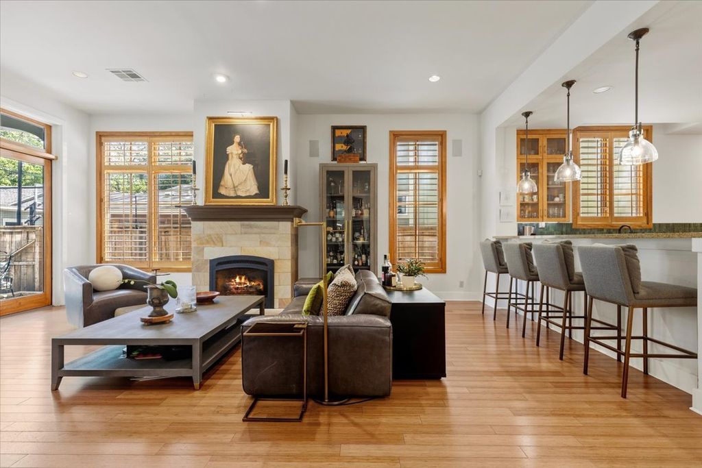 2207 Forest Trail A, Austin