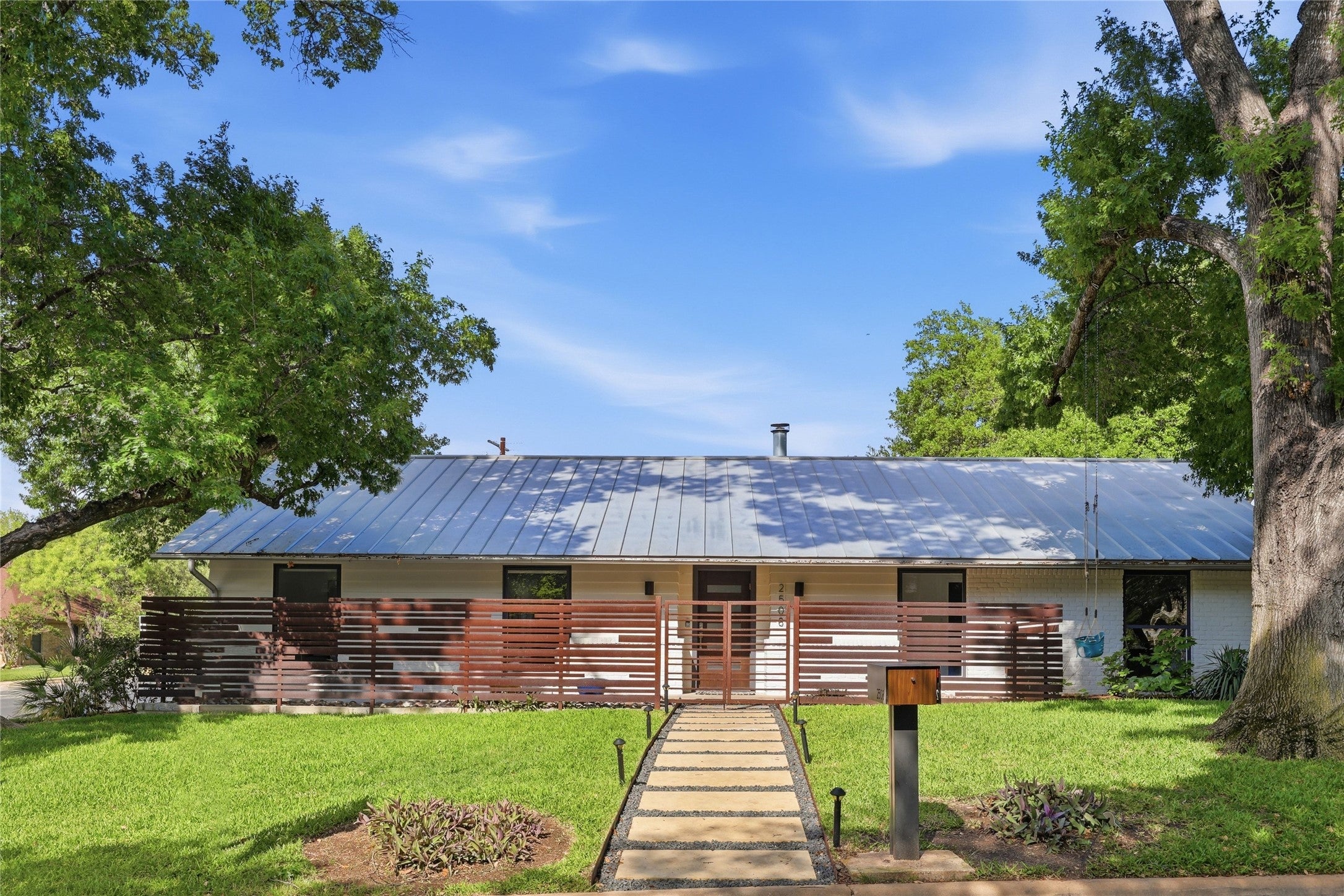 Photo of Listing #5985803