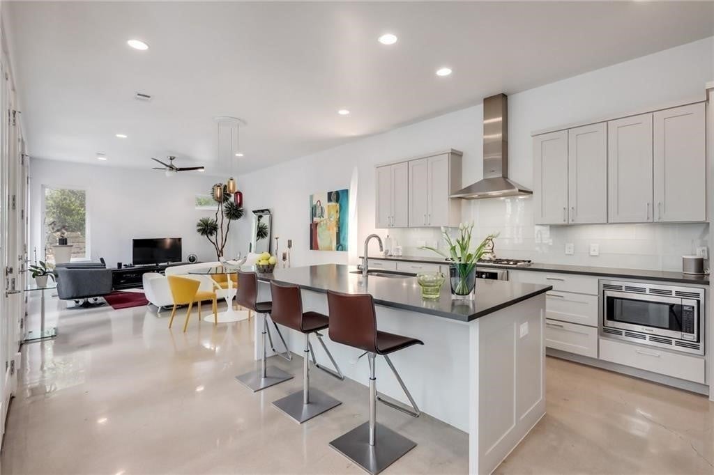 Photo of Listing #1365821