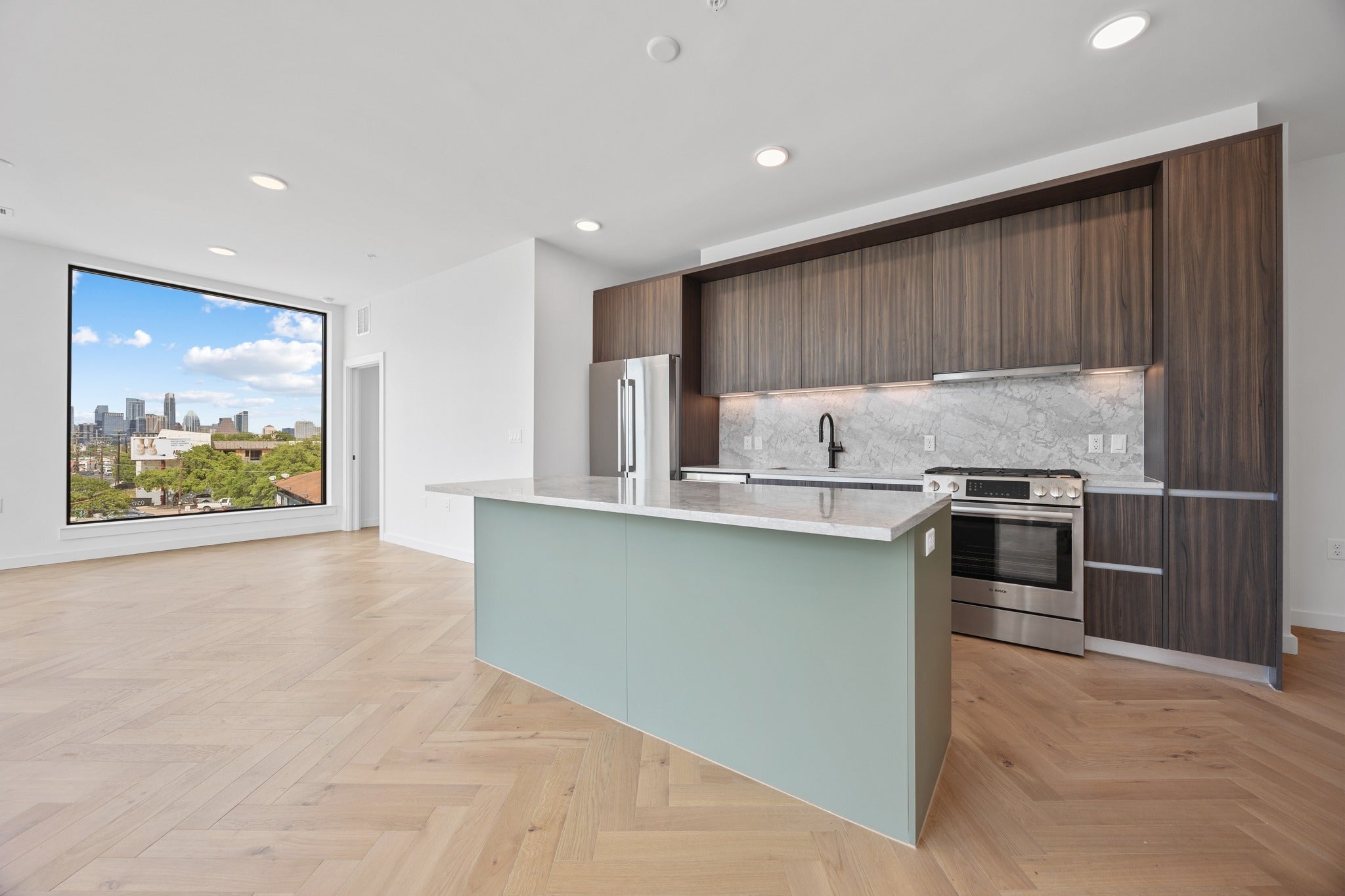 Photo of Listing #1297649