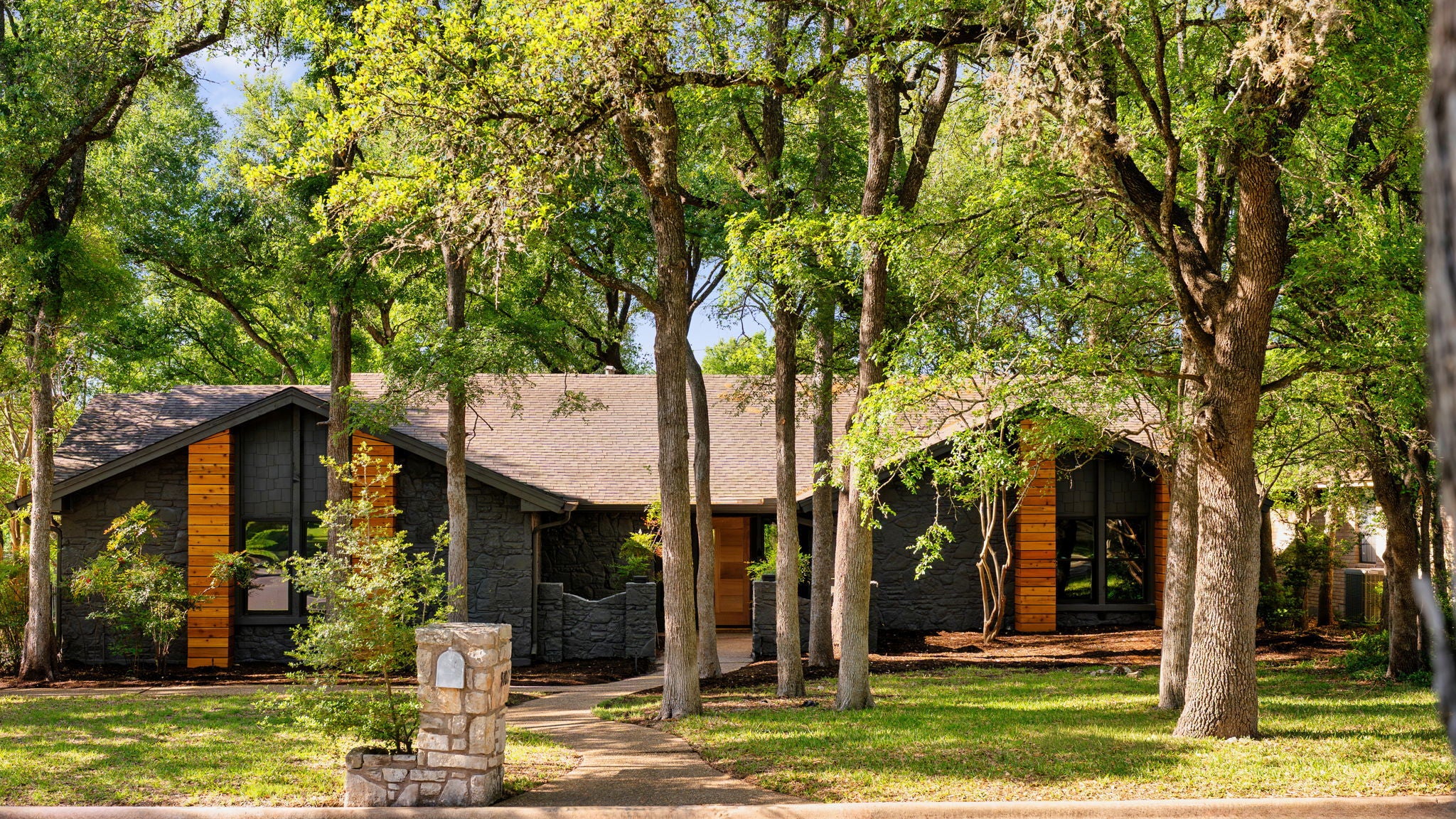 Photo of Listing #3388366