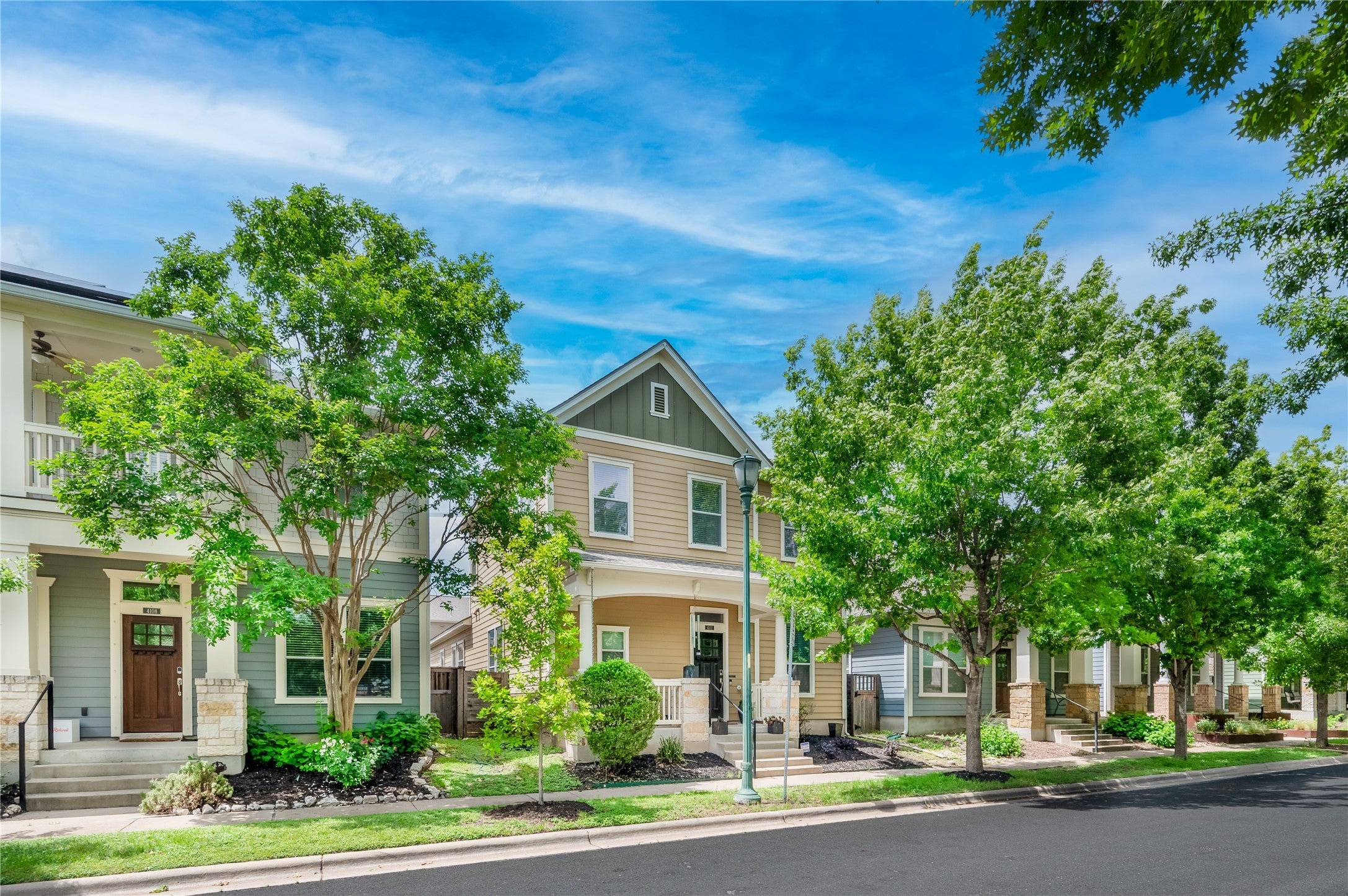 Photo of Listing #2409382