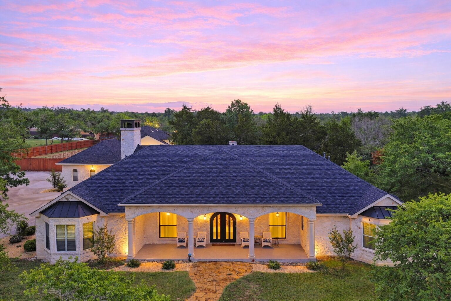 Photo of Listing #3740357