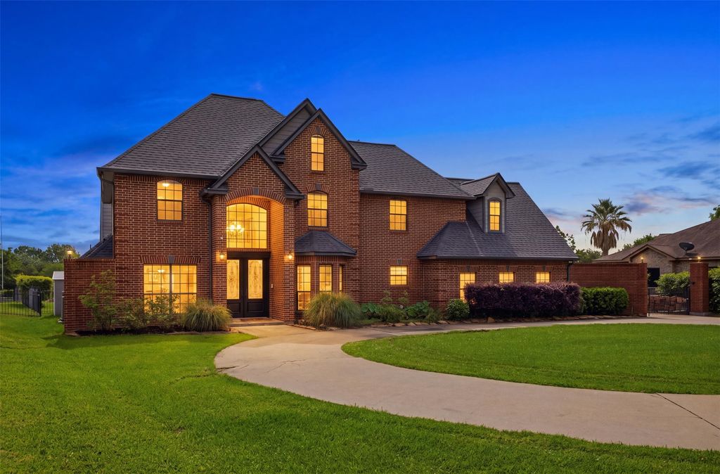 12710 Aries Loop, Willis