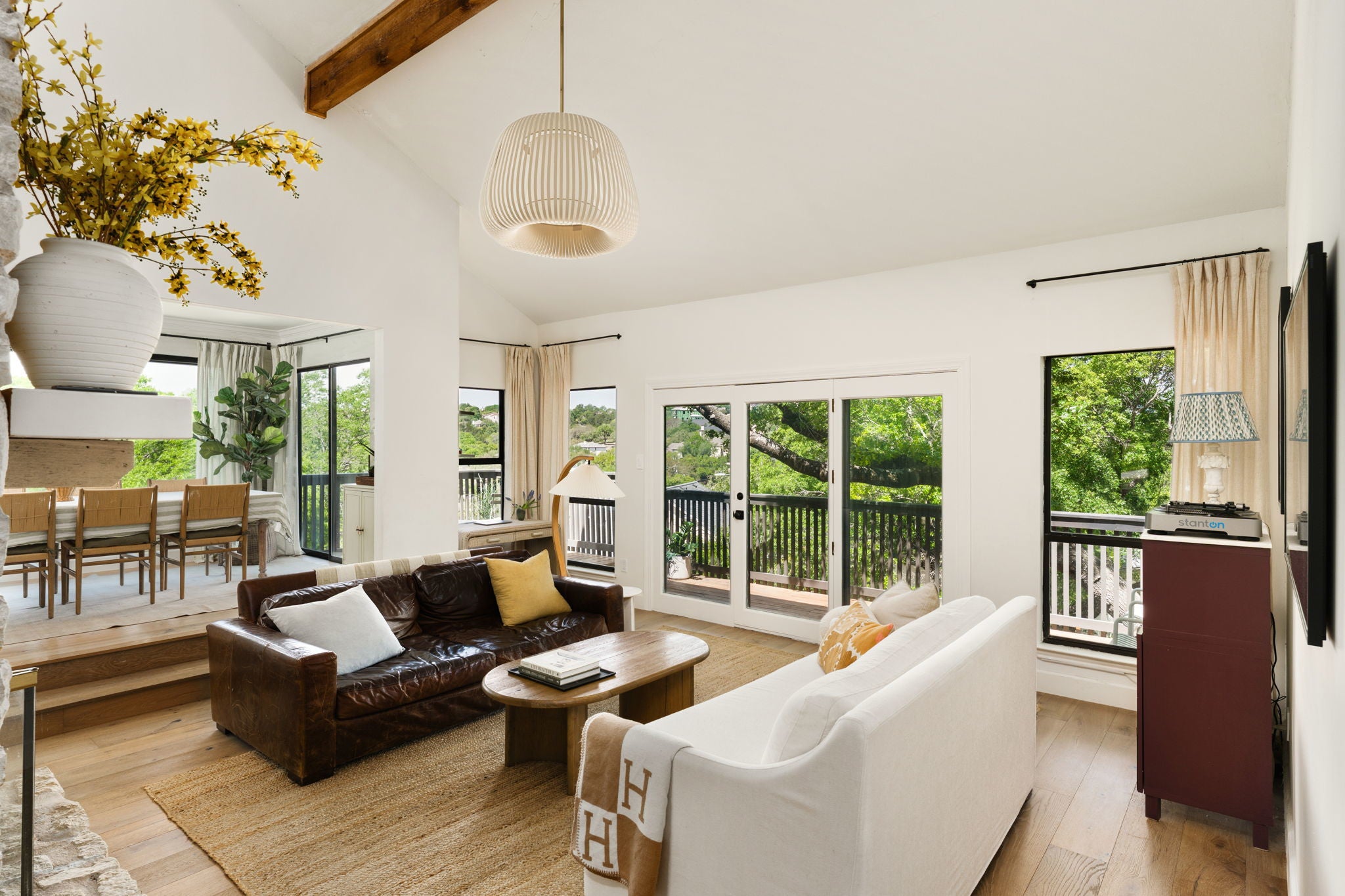 Photo of Listing #9331966