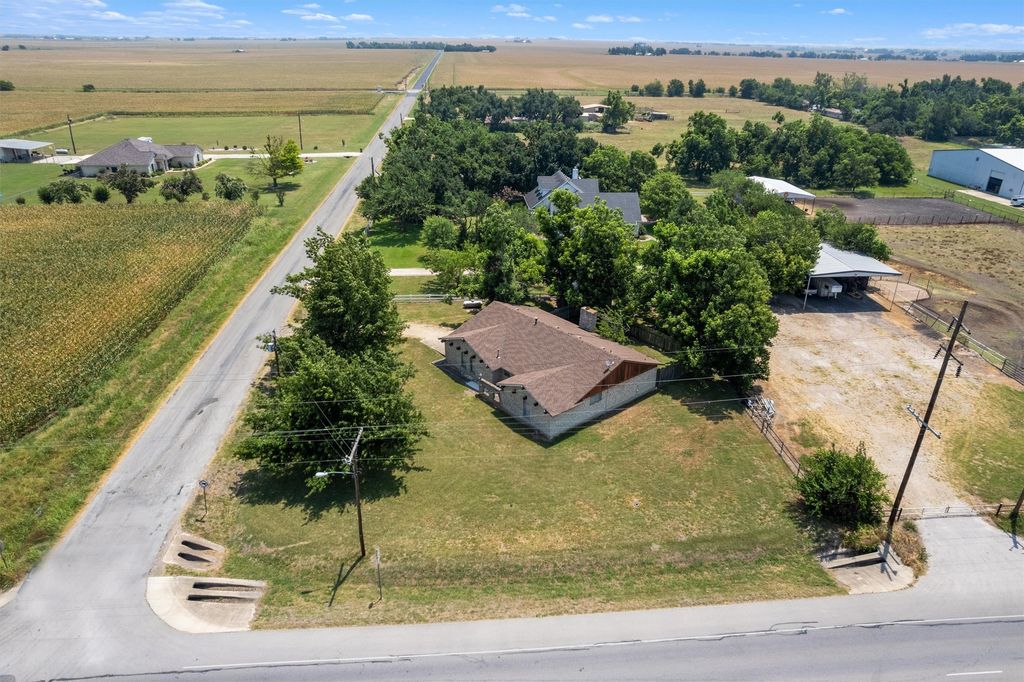 20 County Road 408, Taylor