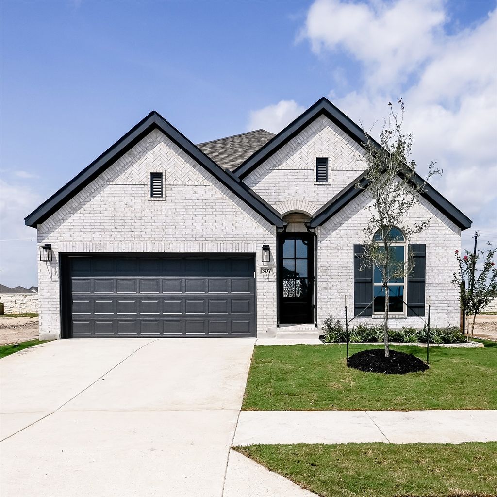 307 Watersong Bend, Lockhart