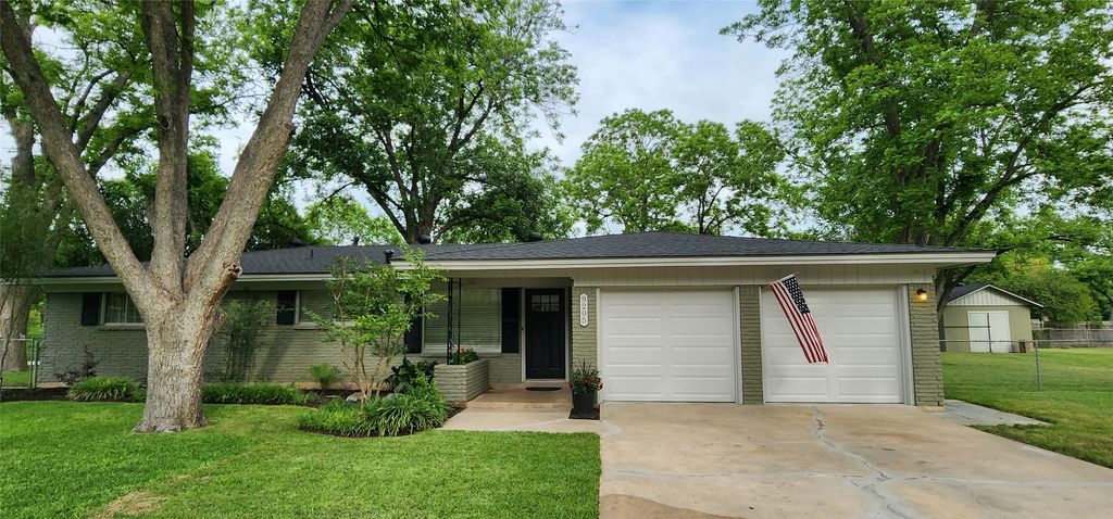9205 Happy Trail, Austin